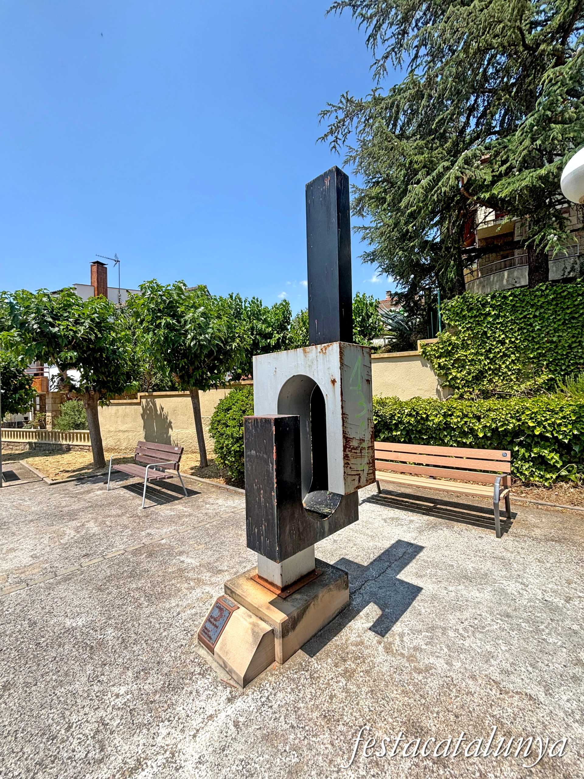 Monistrol de Calders - Escultura La Unió de Francesc Colomé i Garrigó