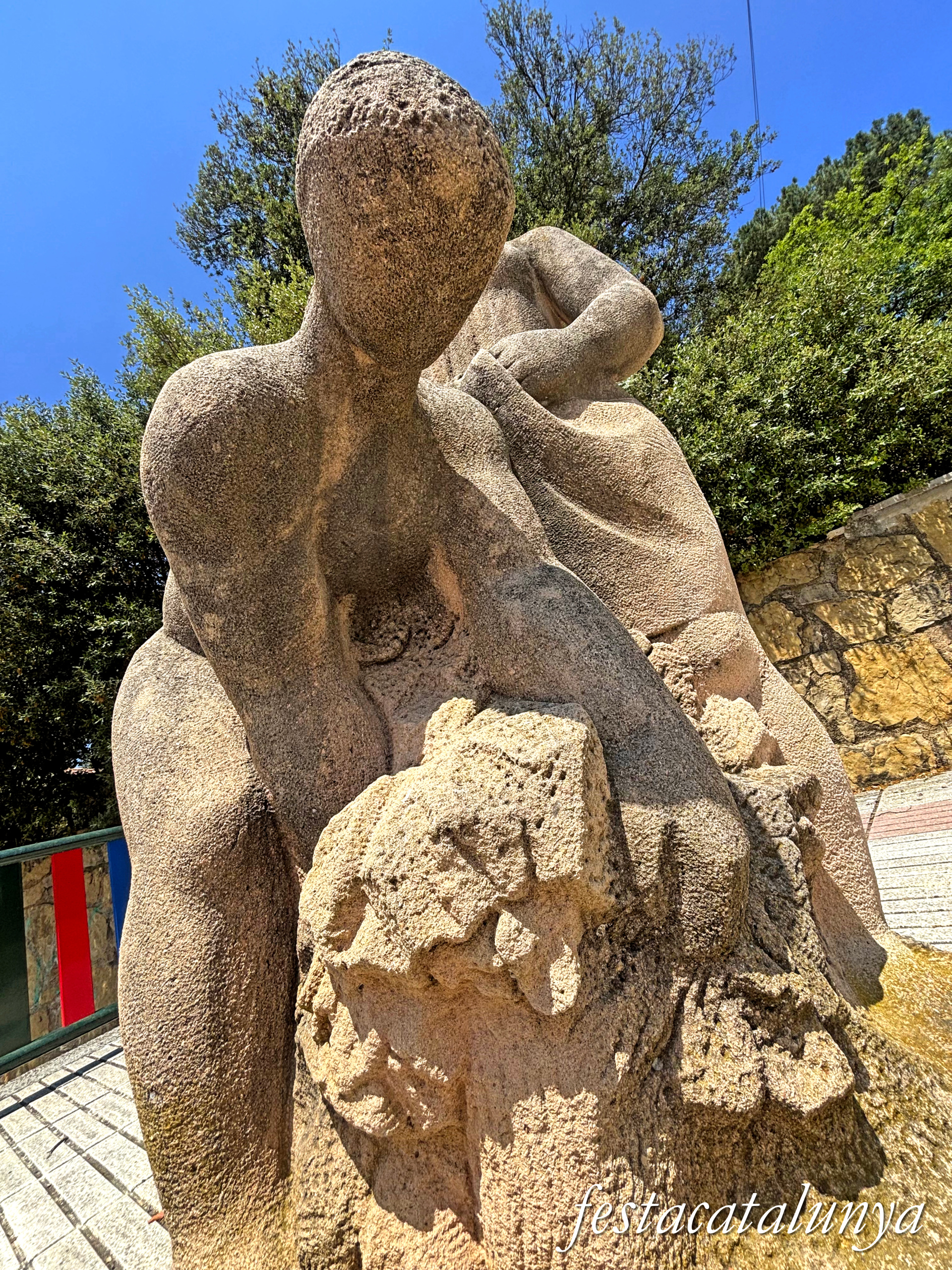 Monistrol de Calders - Escultura La Verema de Joaquín García Donaire 