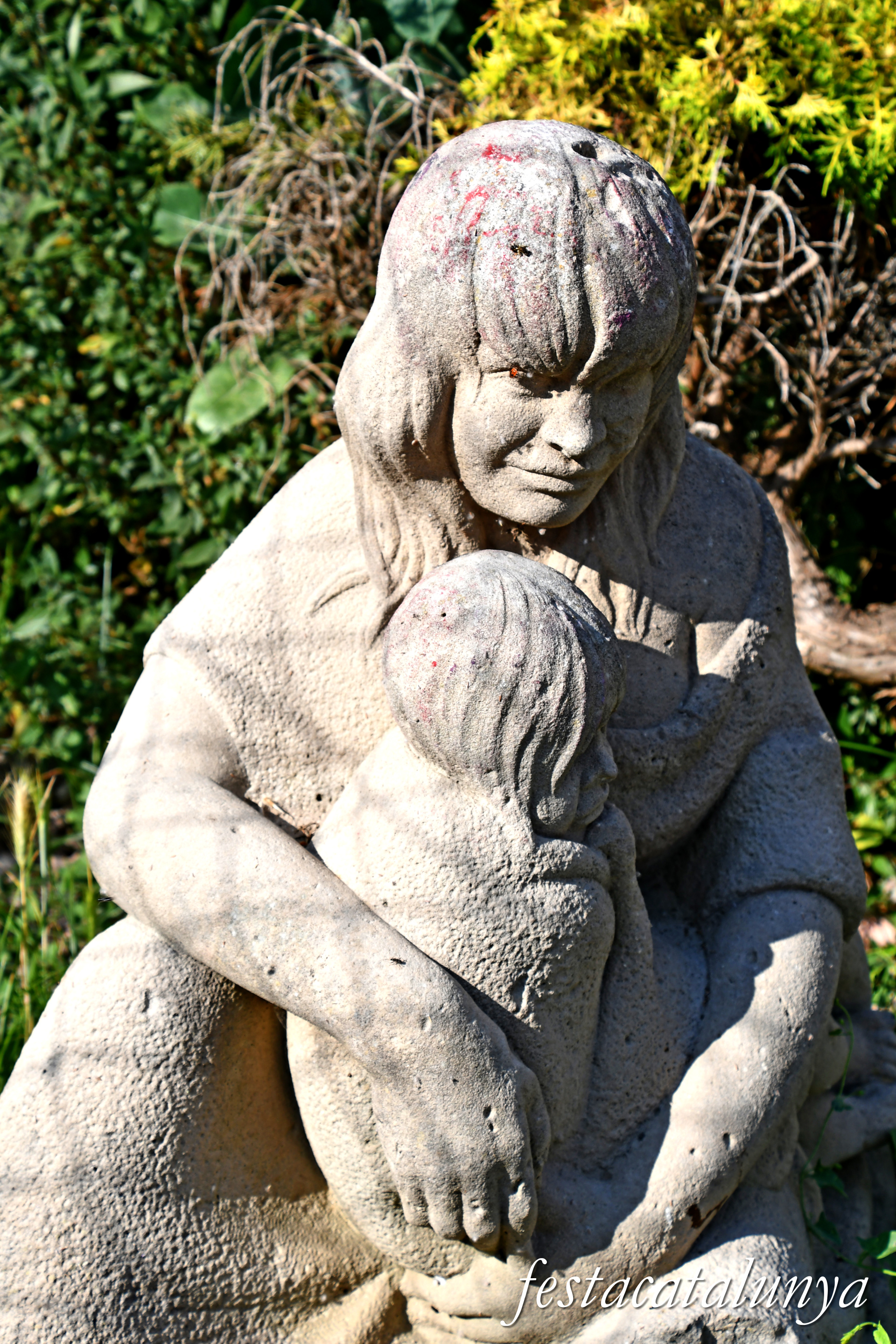 Monistrol de Calders - Escultura Maternidad peruana de Jacinto Bustos Vasallo 