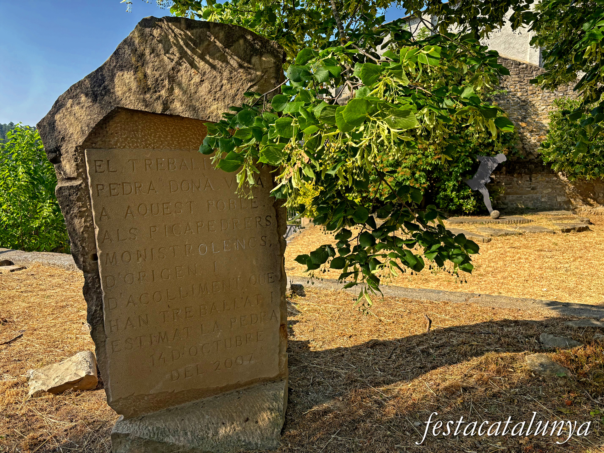 Monistrol de Calders - Escultura Monòlit en homenatge al treball de la pedra 