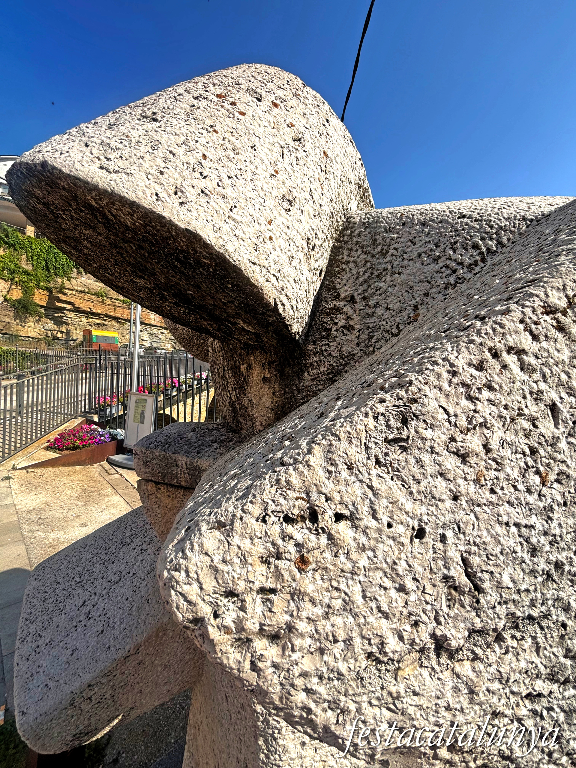 Monistrol de Calders - Escultura Sísif (Miner-Picapedrer) de César Montaña García
