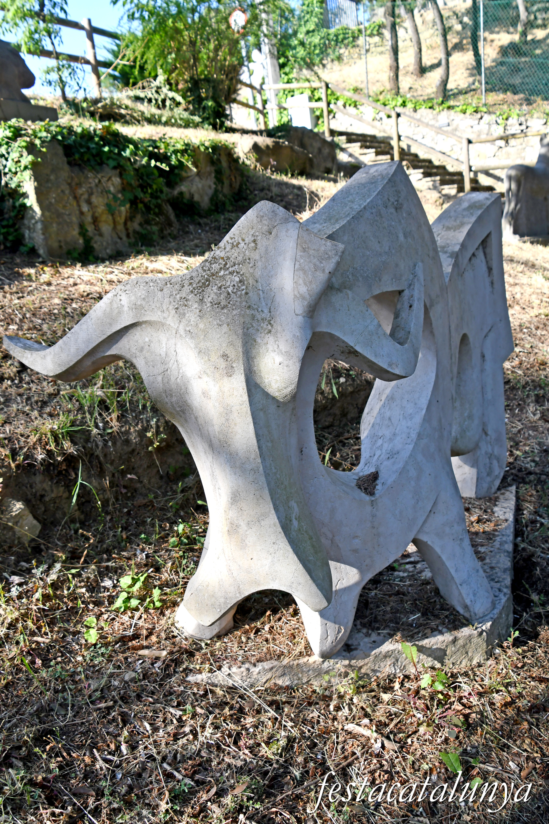 Monistrol de Calders - Escultura Vaca d'Eudald Serra Güell 
