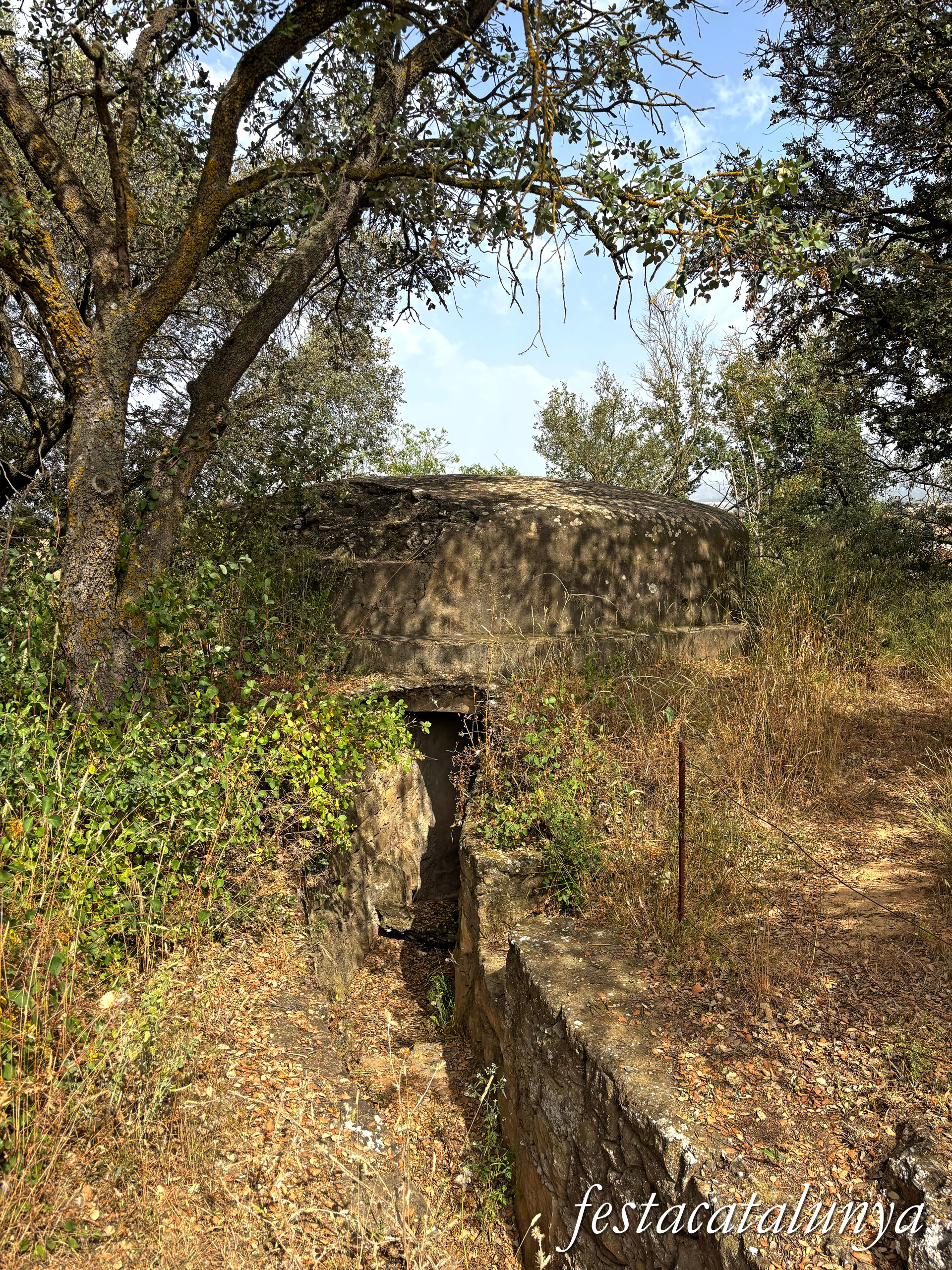 Preixens - Búnquer de la guerra civil prop de la carretera de Castellserà 