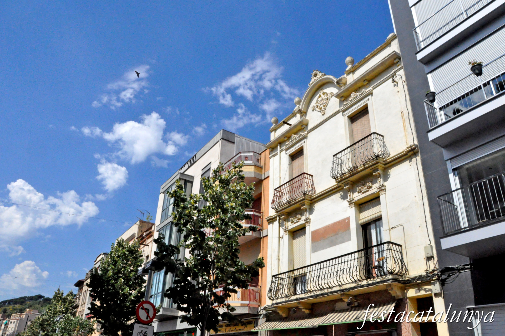 Montcada i Reixac - Carrer Major - Casa Casanovas 