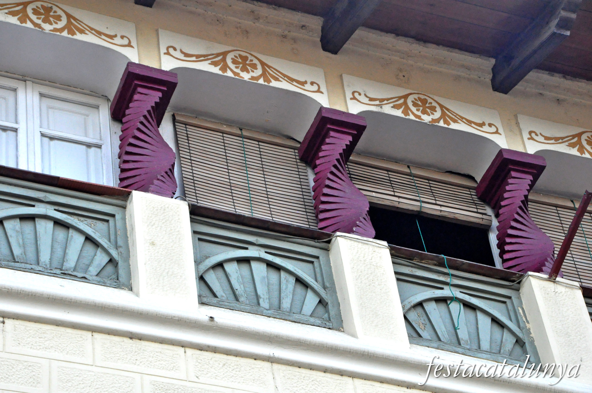 Montcada i Reixac - Carrer Barcelona - Ca l'Ubach 