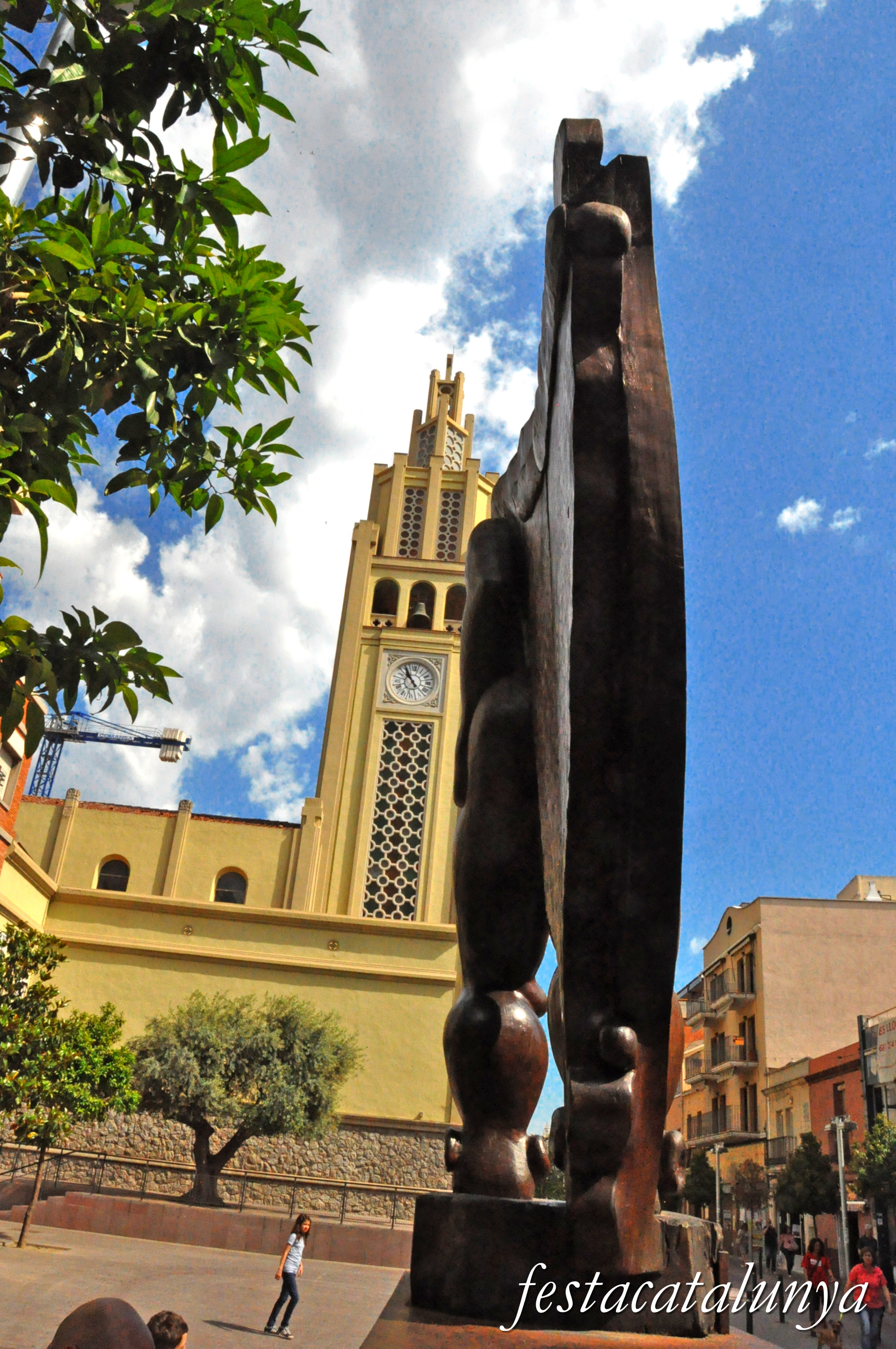 Montcada i Reixac - Escultura la Força de la Terra