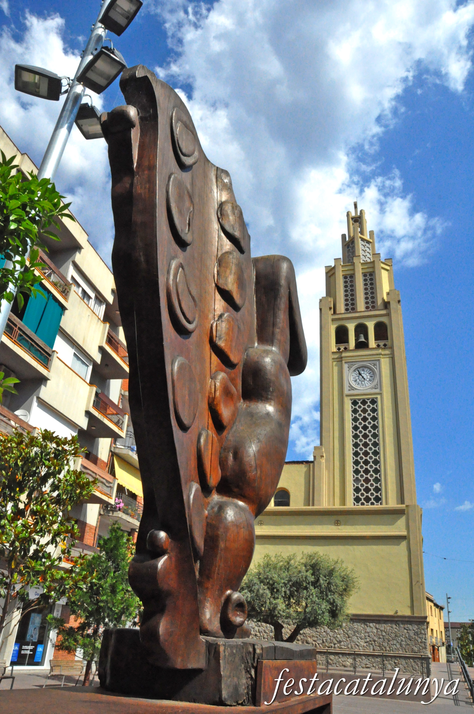 Montcada i Reixac - Escultura la Força de la Terra 
