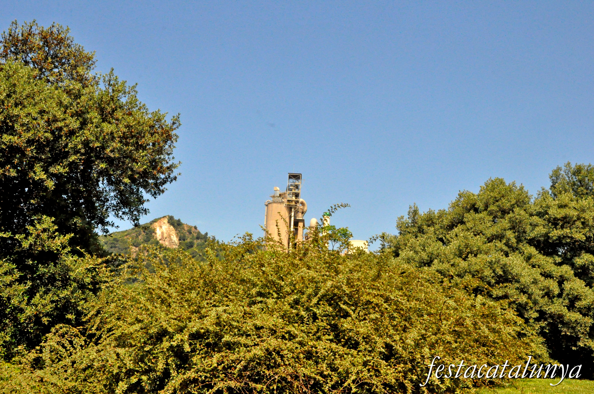 Montcada i Reixac - Fàbrica de ciment Asland 