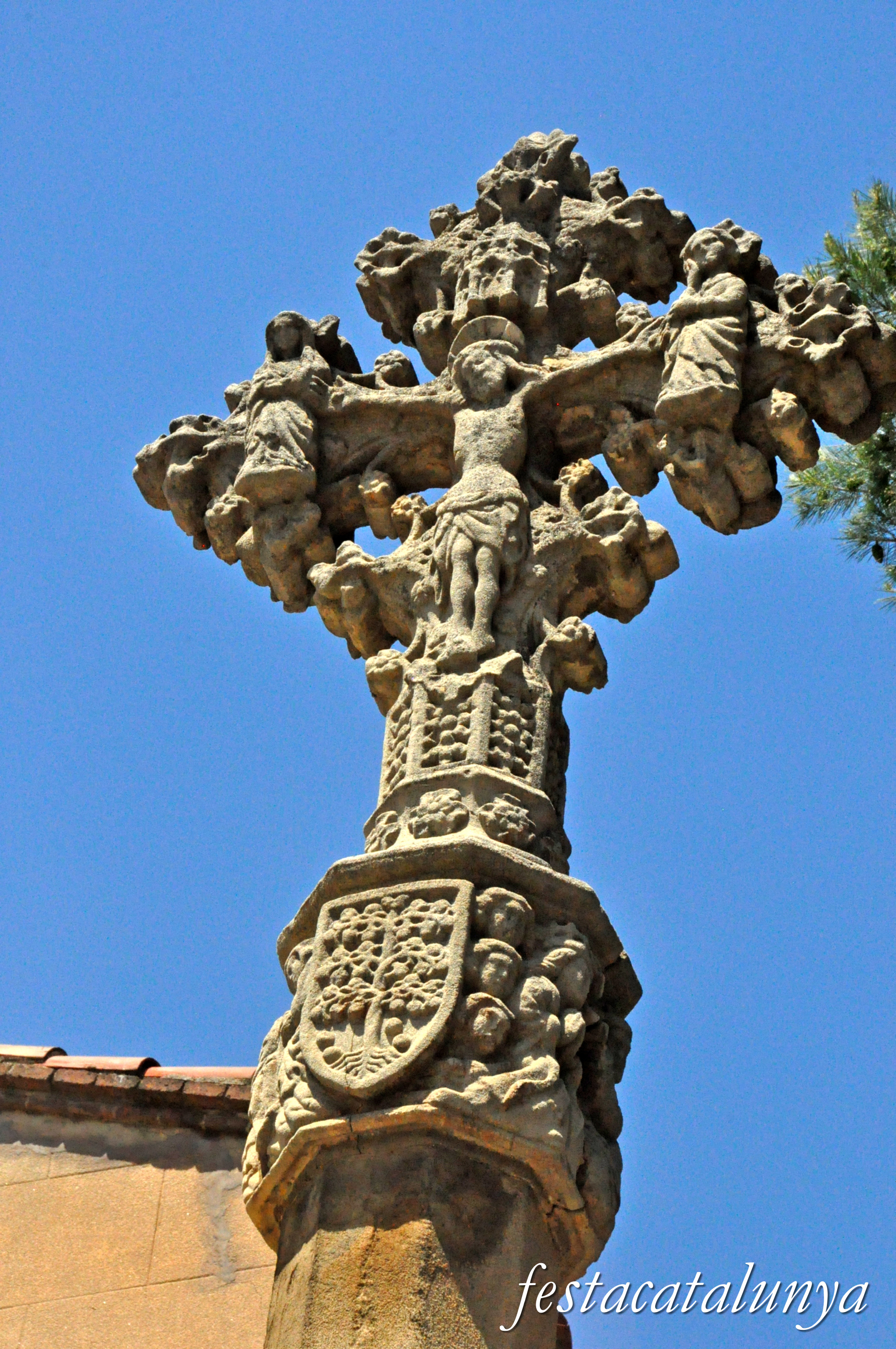 Montcada i Reixac - Santa Maria de Montcada - Creu de Terme