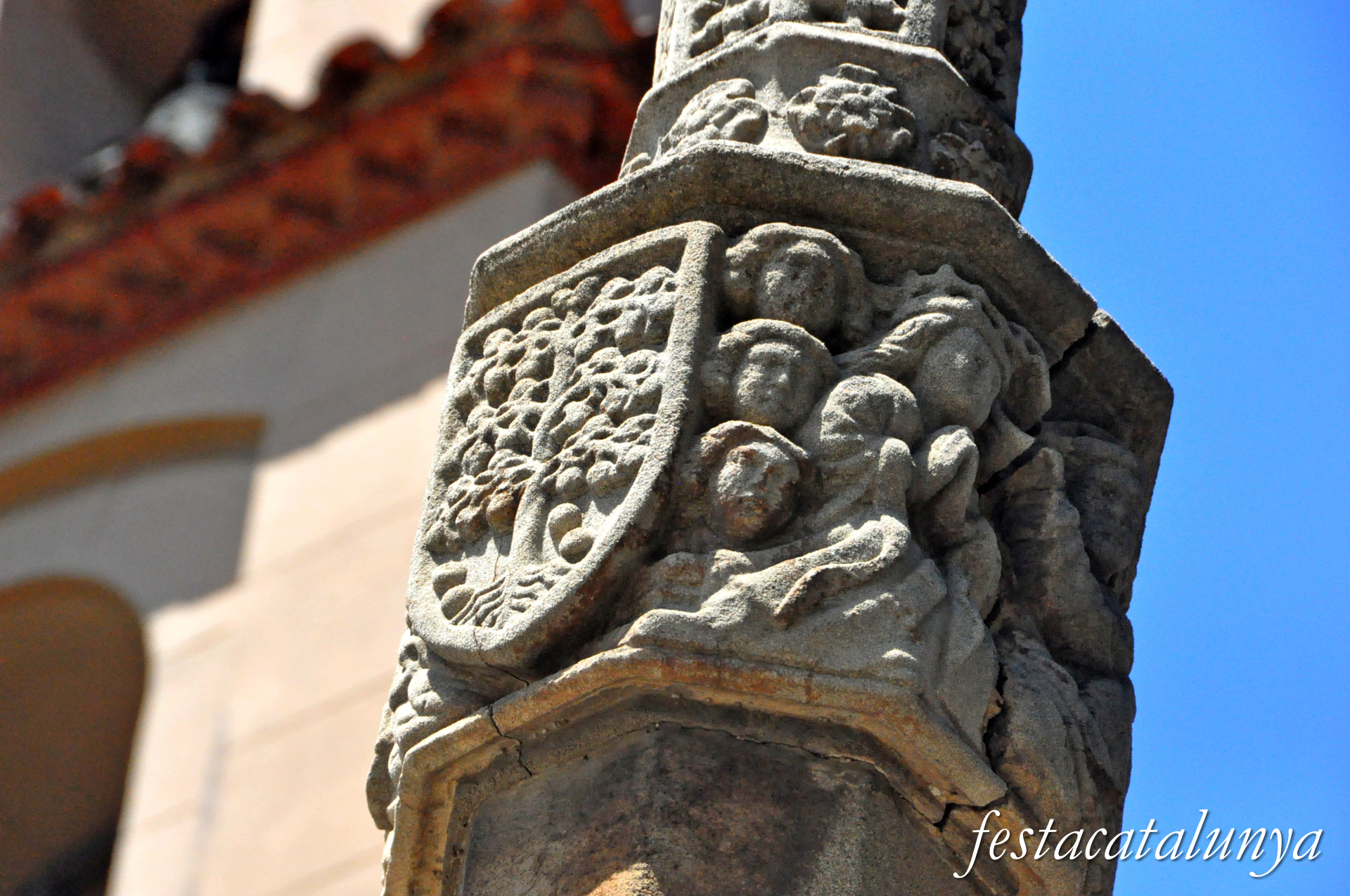 Montcada i Reixac - Santa Maria de Montcada - Creu de Terme