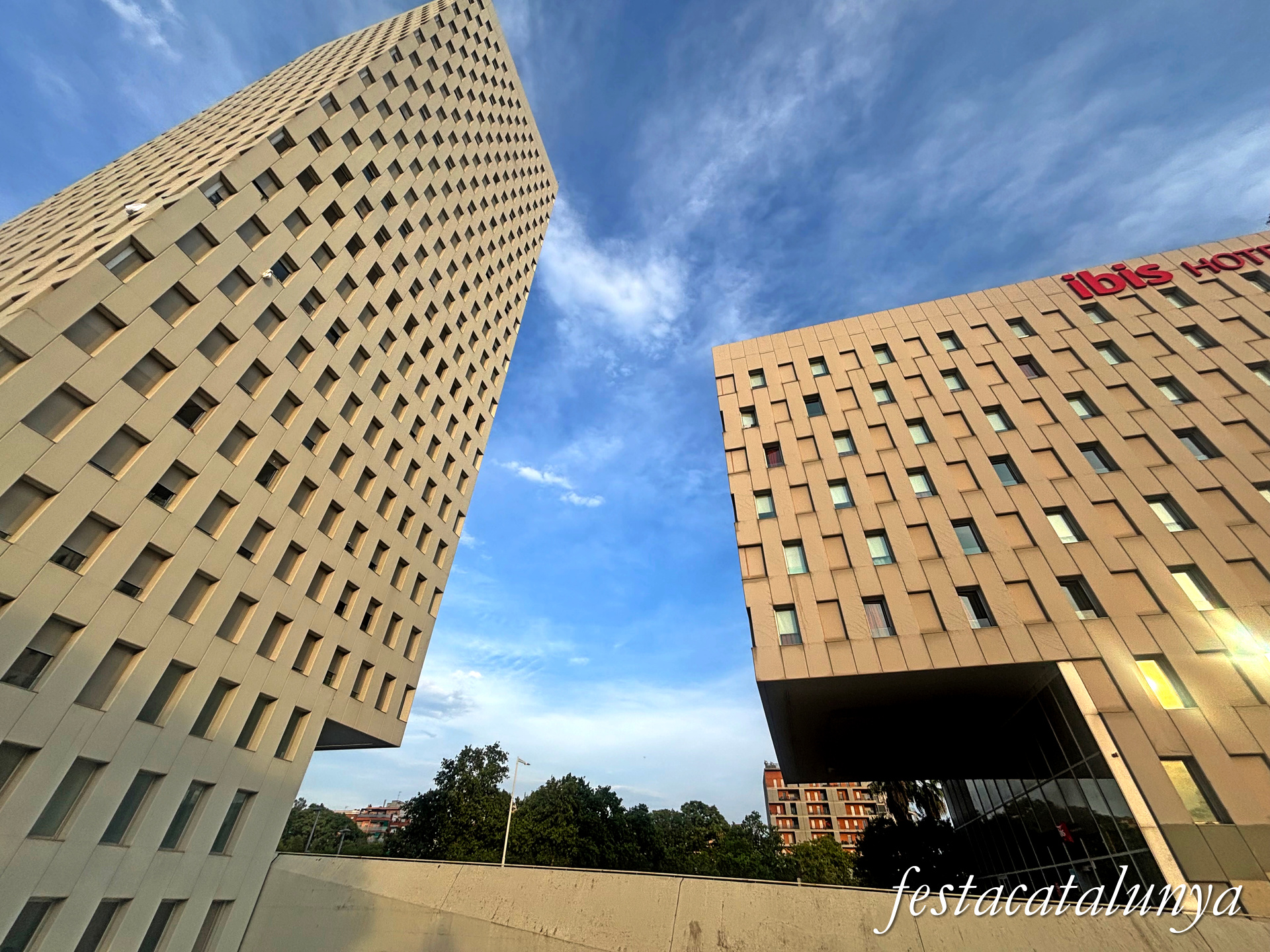 Santa Coloma de Gramenet - Parc Europa - Edificis cúbics