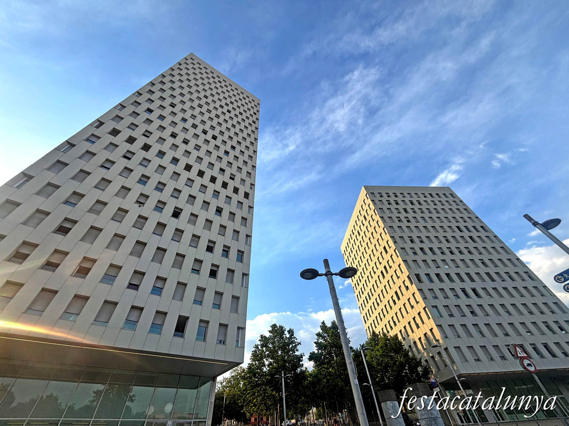 Santa Coloma de Gramenet - Parc Europa - Edificis cúbics
