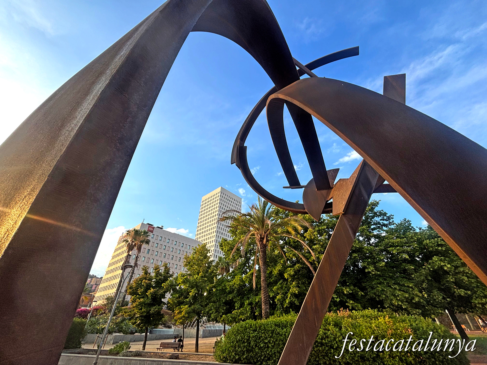 Santa Coloma de Gramenet - Parc Europa - Escultura Olympia 