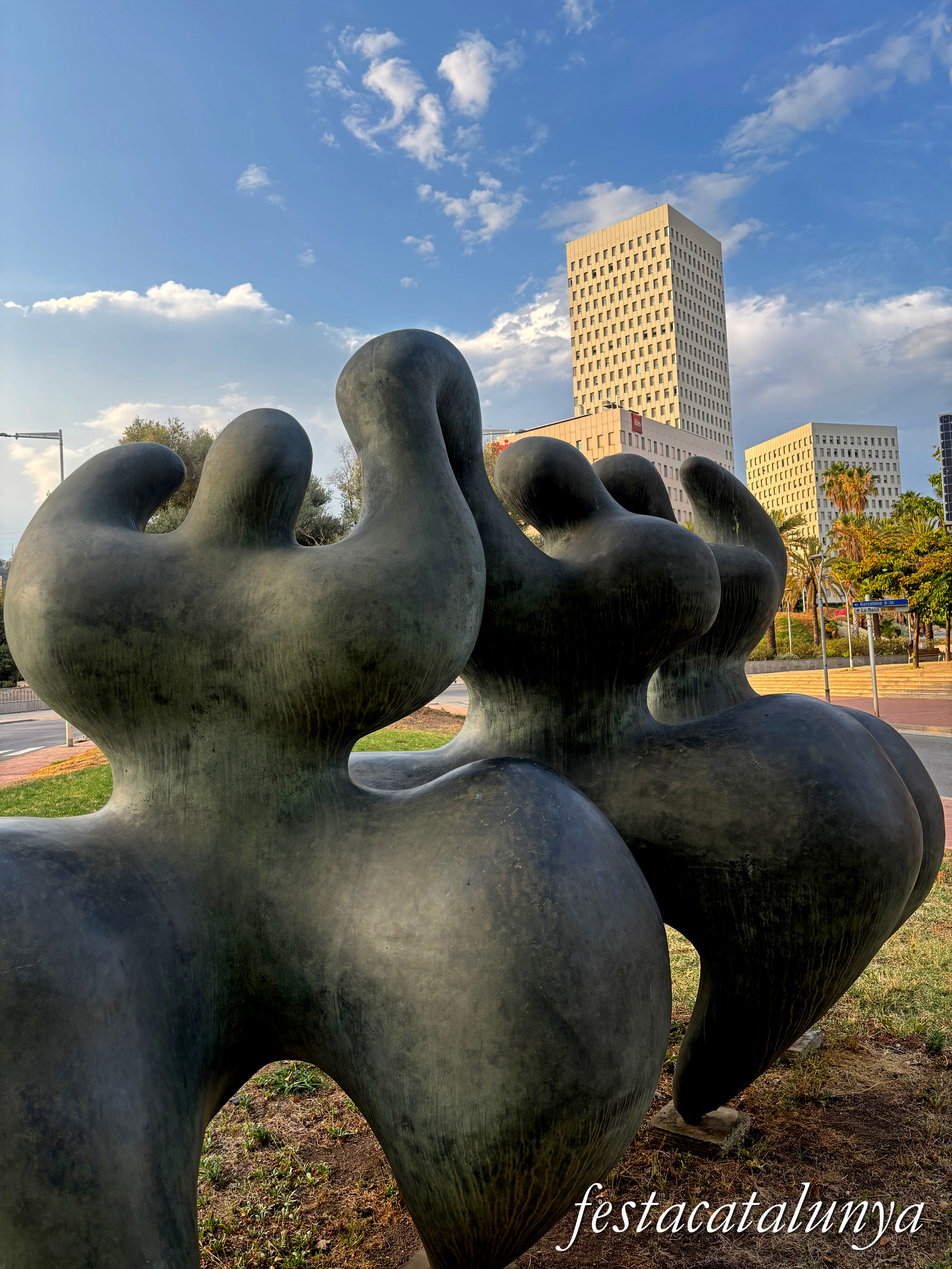 Santa Coloma de Gramenet - Parc Europa - Escultura Sardana