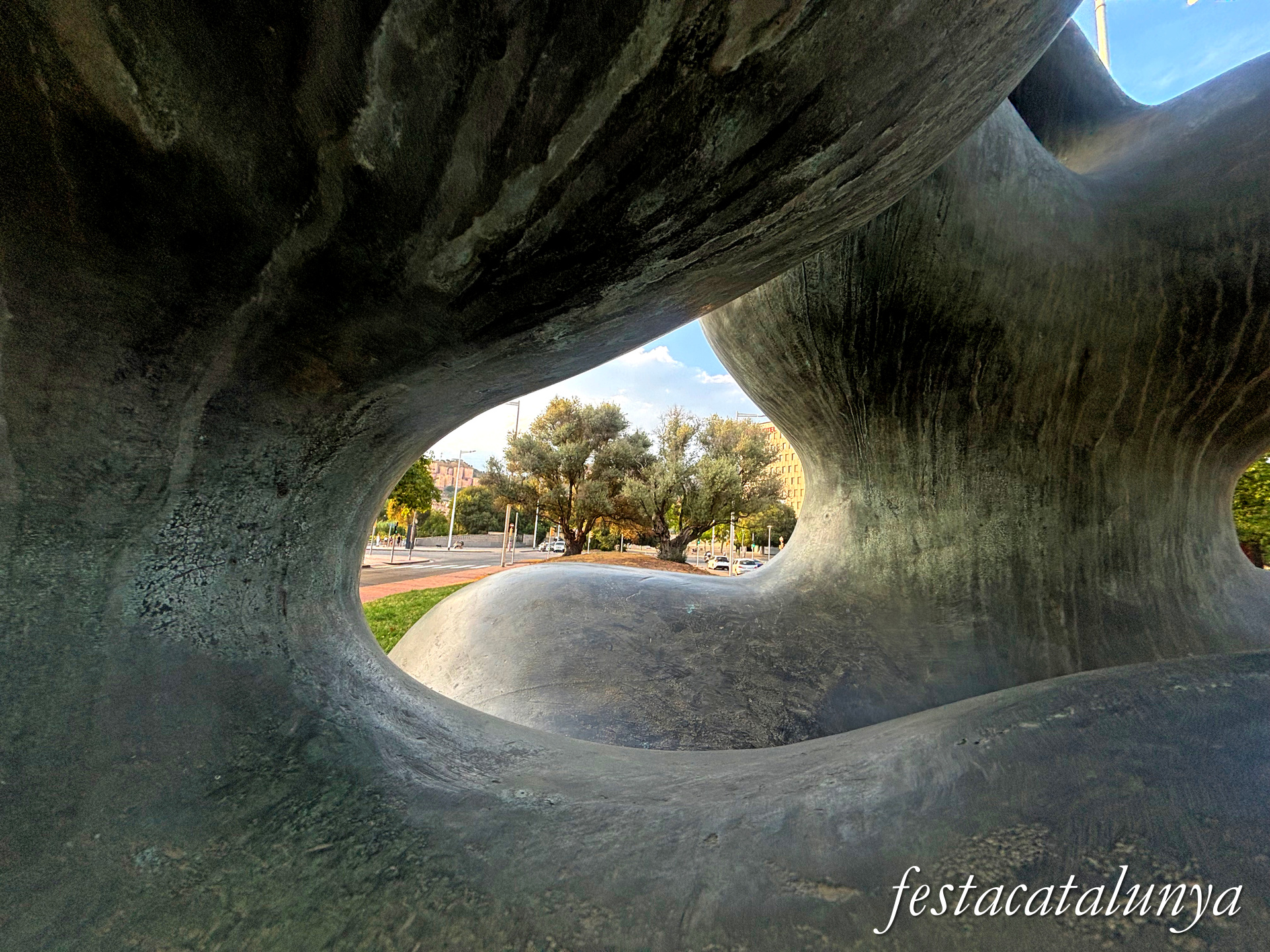 Santa Coloma de Gramenet - Parc Europa - Escultura Sardana