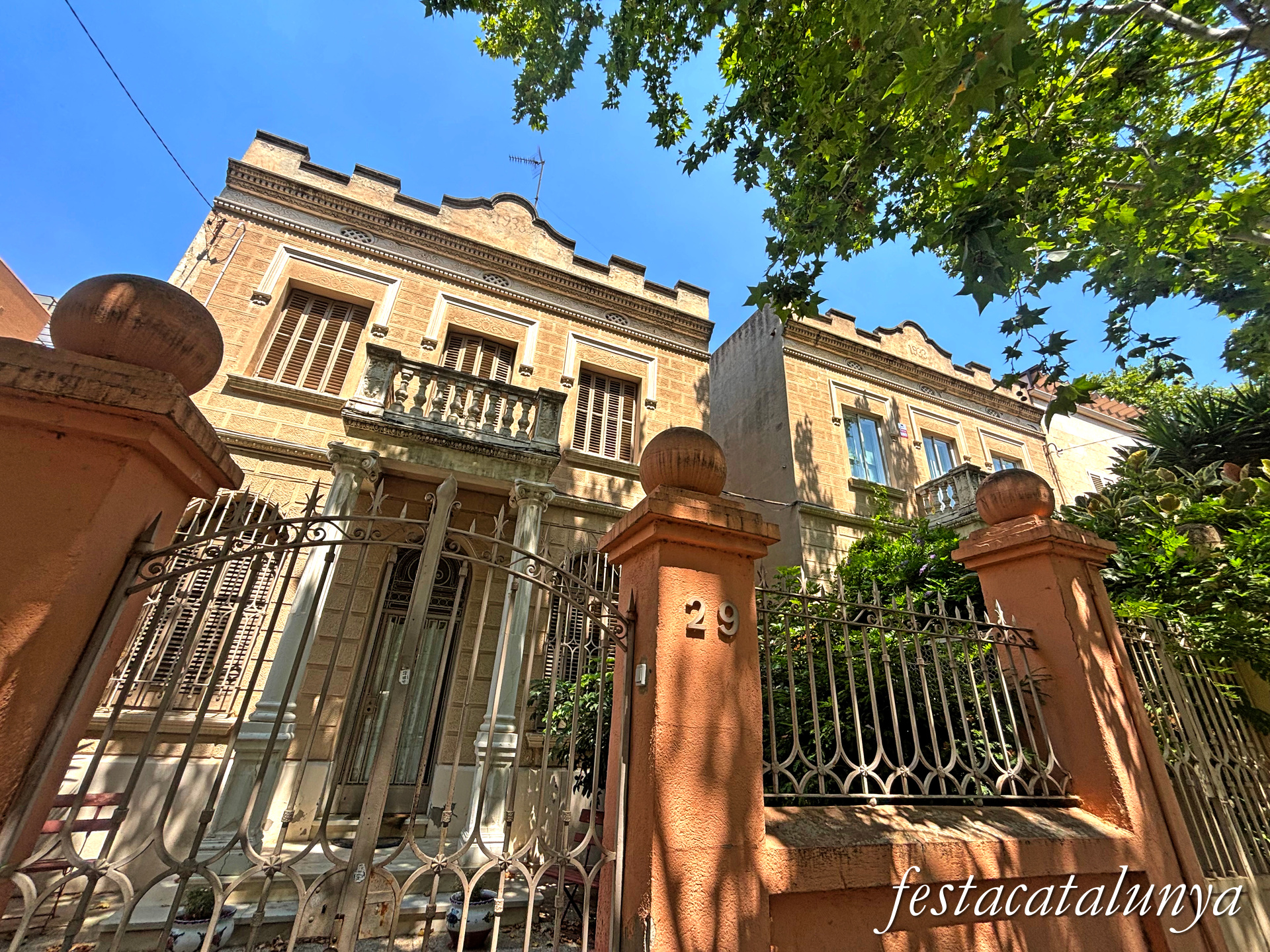 Santa Coloma de Gramenet - Passeig mossèn Jaume Gordi 