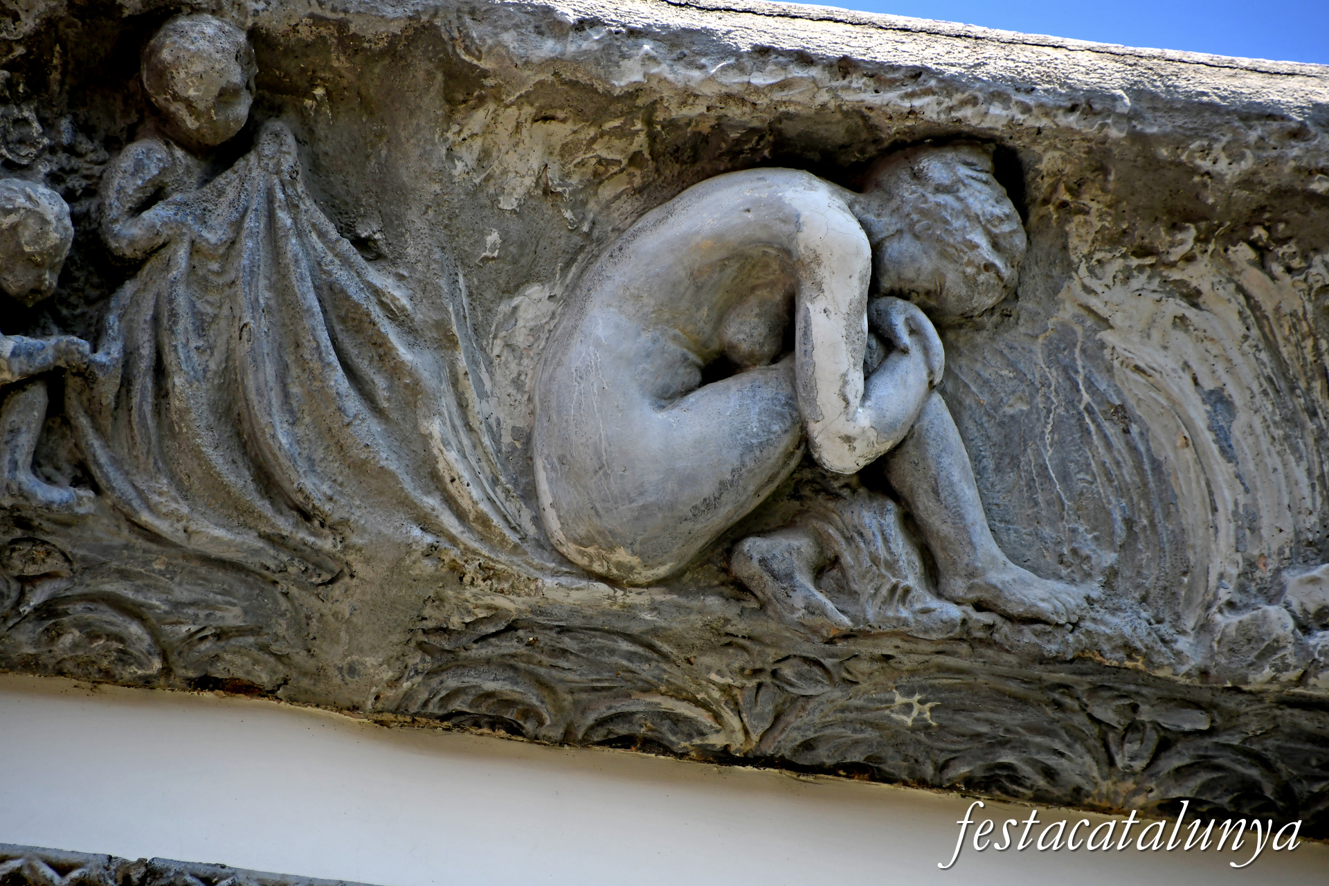 Santa Coloma de Gramenet - Plaça d'en Manelic - Casa dels Nins 