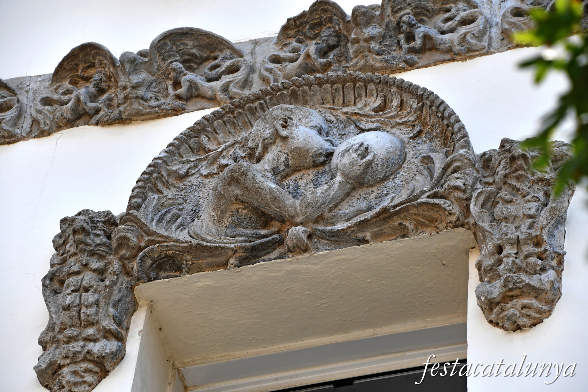Santa Coloma de Gramenet - Plaça d'en Manelic - Casa dels Nins