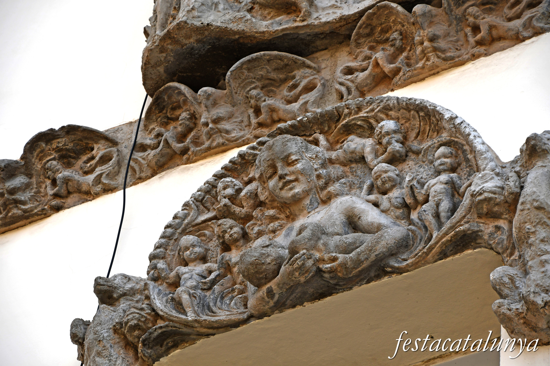 Santa Coloma de Gramenet - Plaça d'en Manelic - Casa dels Nins