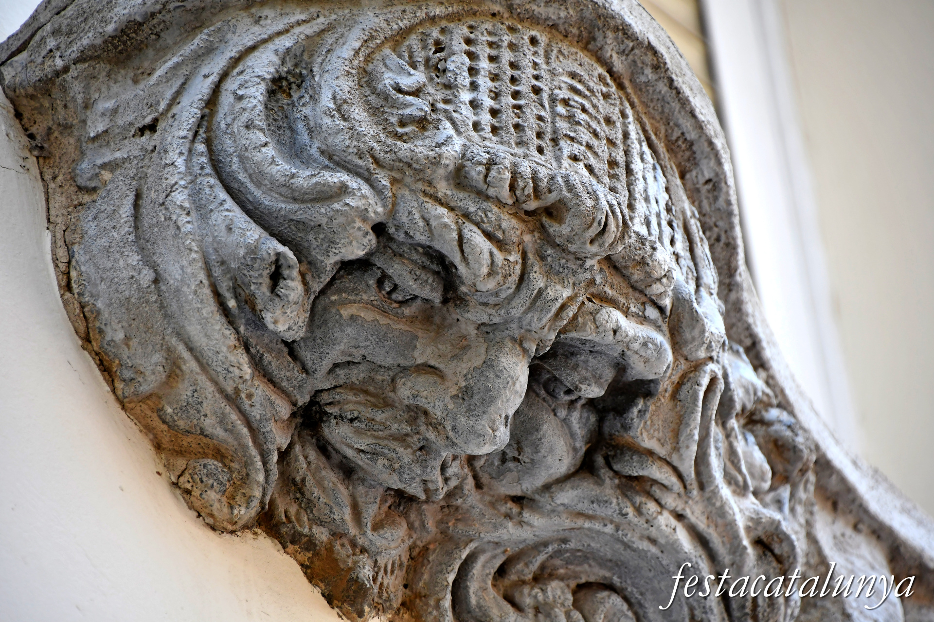 Santa Coloma de Gramenet - Plaça d'en Manelic - Casa dels Nins 