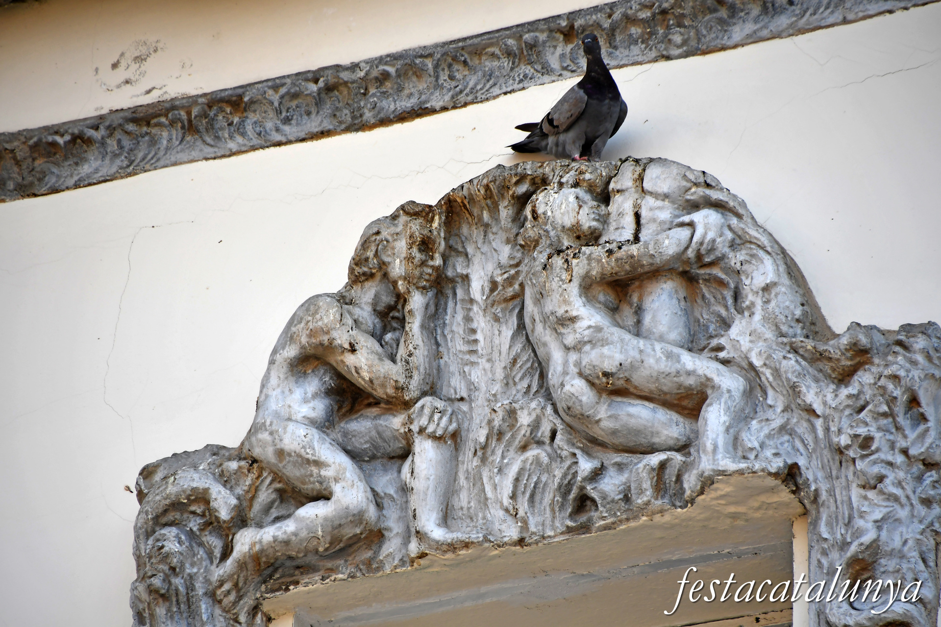 Santa Coloma de Gramenet - Plaça d'en Manelic - Casa dels Nins 
