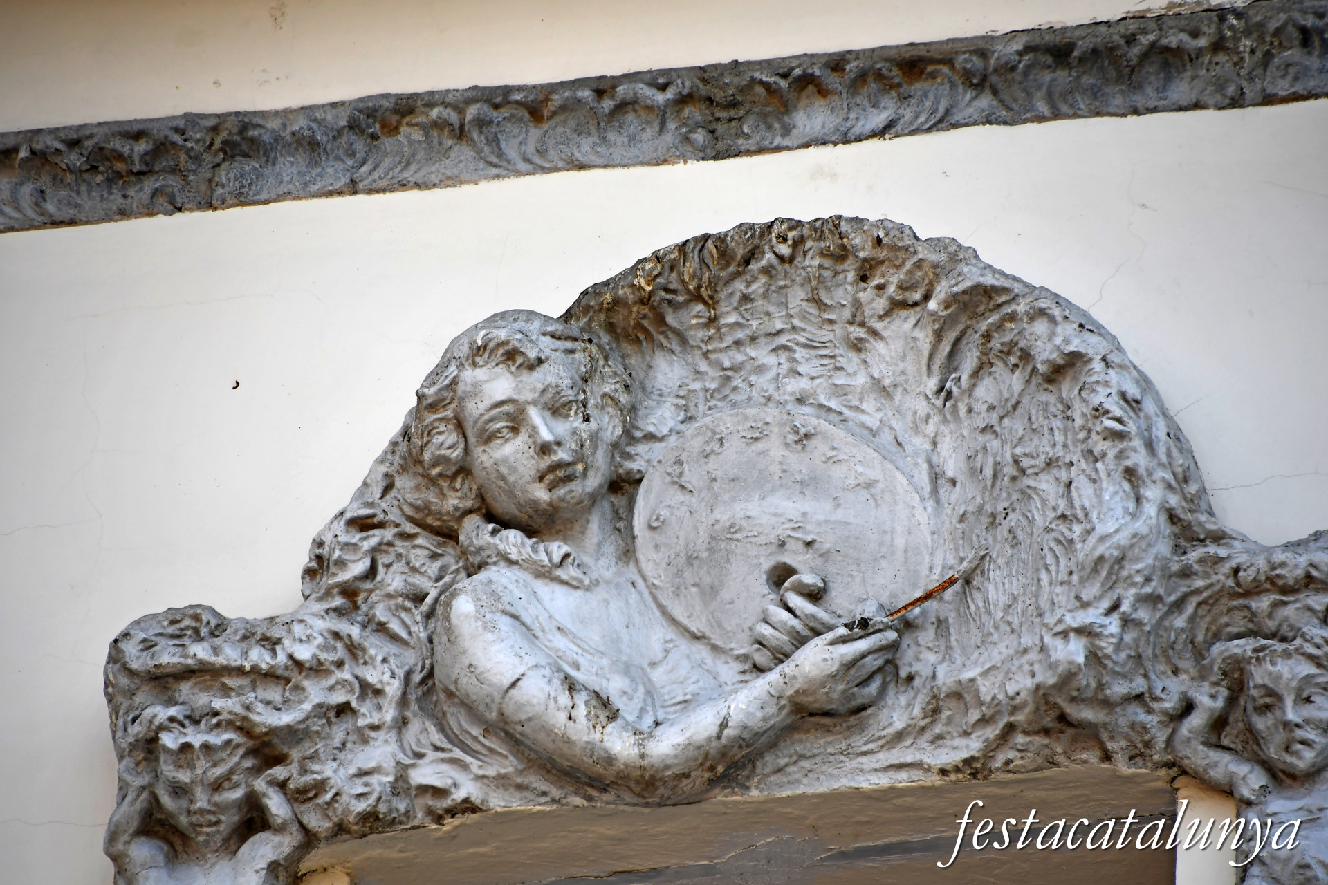 Santa Coloma de Gramenet - Plaça d'en Manelic - Casa dels Nins