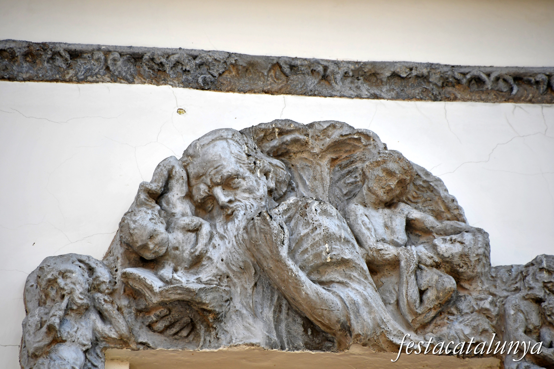 Santa Coloma de Gramenet - Plaça d'en Manelic - Casa dels Nins