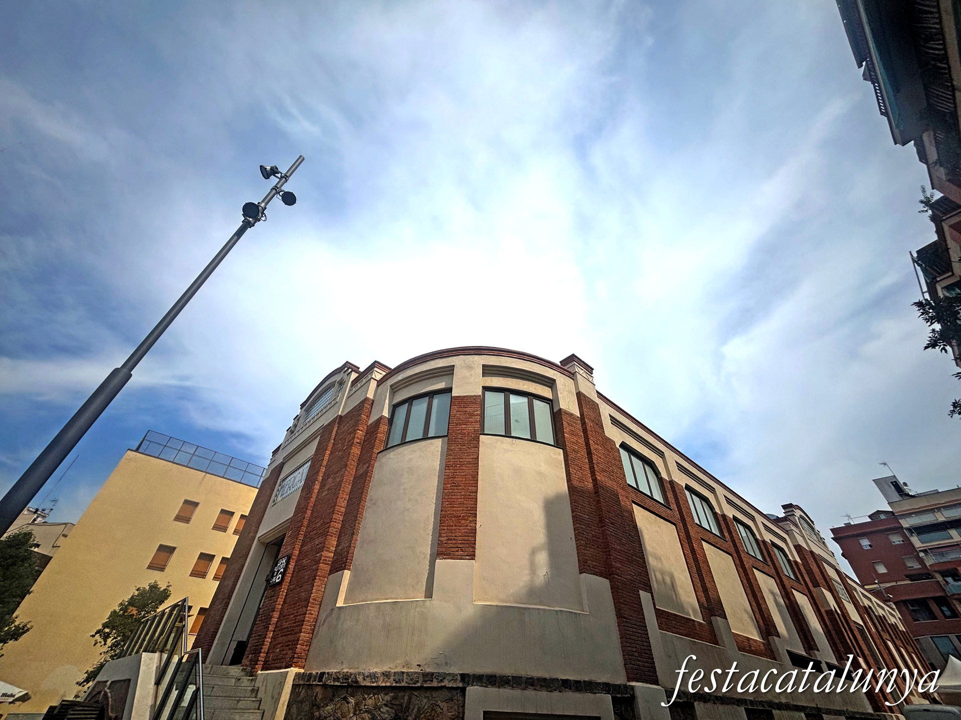 Santa Coloma de Gramenet - Plaça d'en Manelic - Mercat de Sagarra