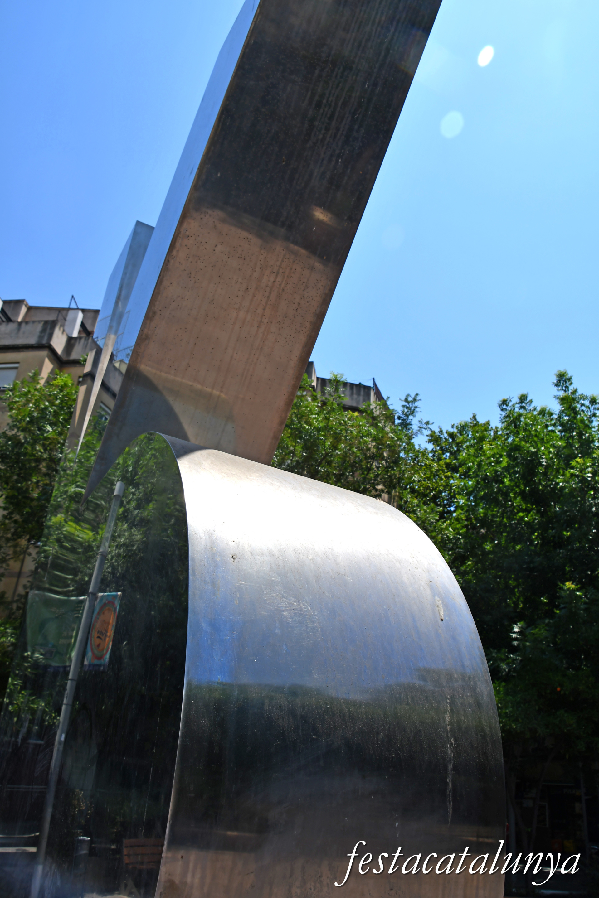 Santa Coloma de Gramenet - Plaça d'en Manelic - Plaça de Catalunya