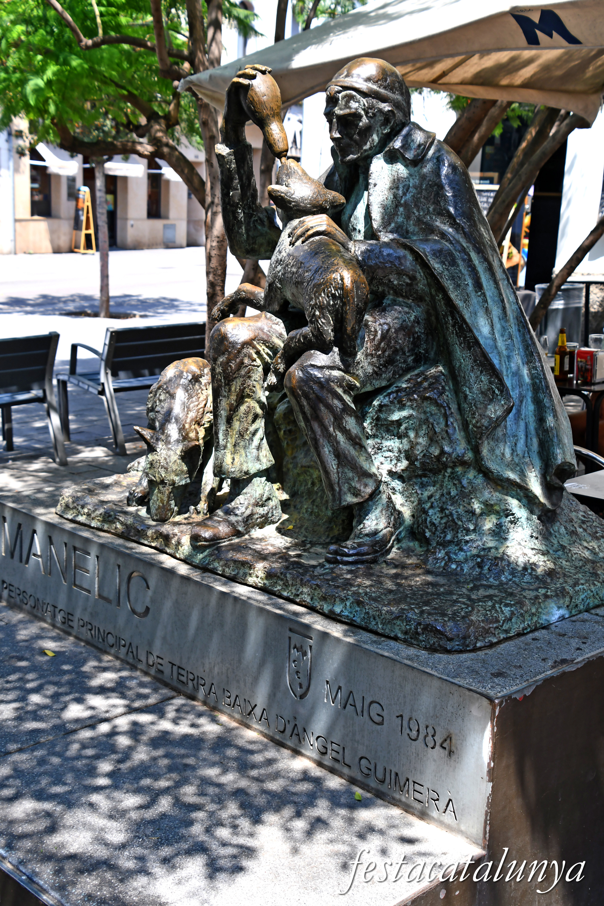 Santa Coloma de Gramenet - Plaça d'en Manelic - Monument al Manelic