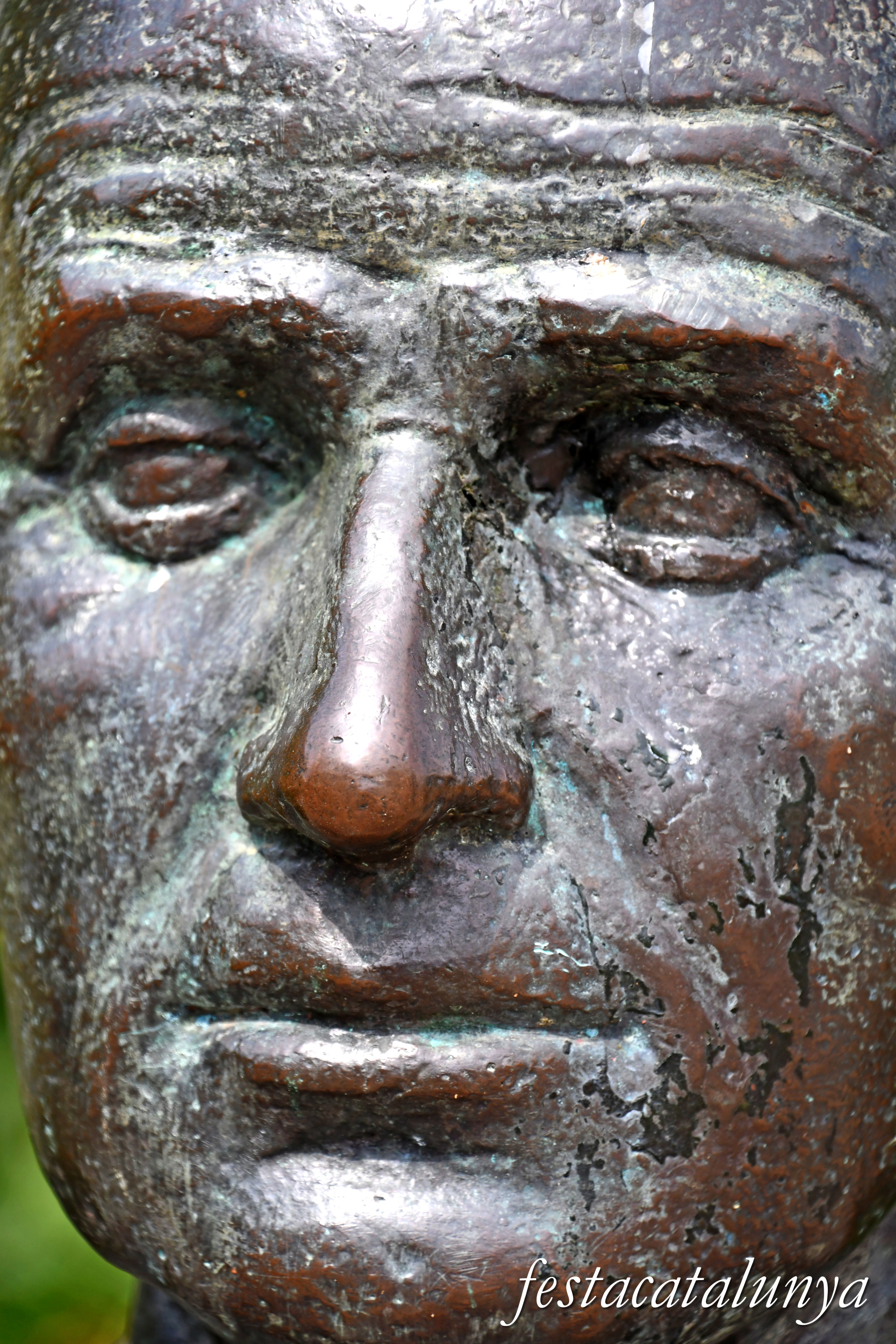 Santa Comoma de Gramenet - Plaça de la Vila - Bust de Llorenç Serra Badosa 