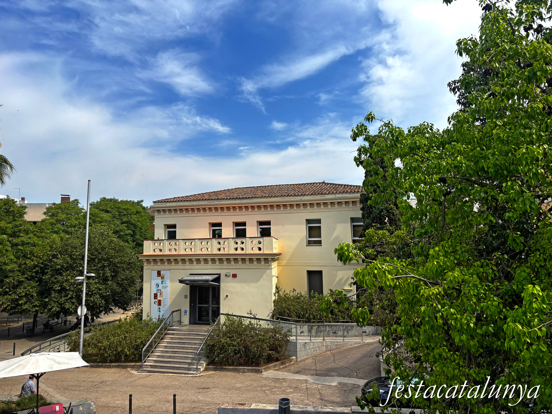 Santa Coloma de Gramenet - Plaça de la Vila - Can Sisteré 