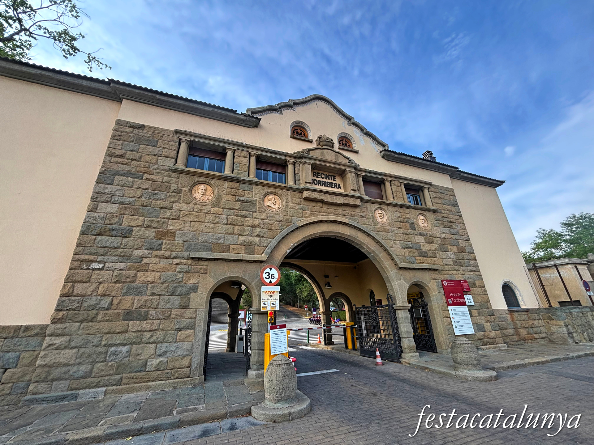 Santa Coloma de Gramenet - Recinte Torribera - Porteria