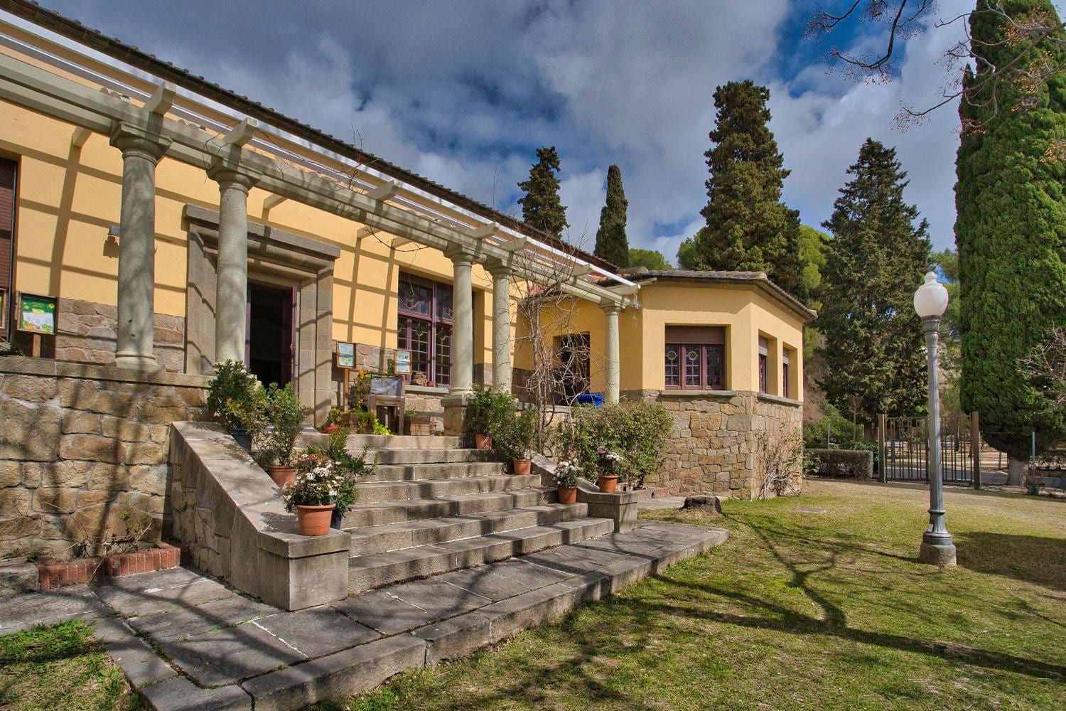 Santa Coloma de Gramenet - Recinte Torribera - Pavelló Montserrat (Foto: Diputació) 