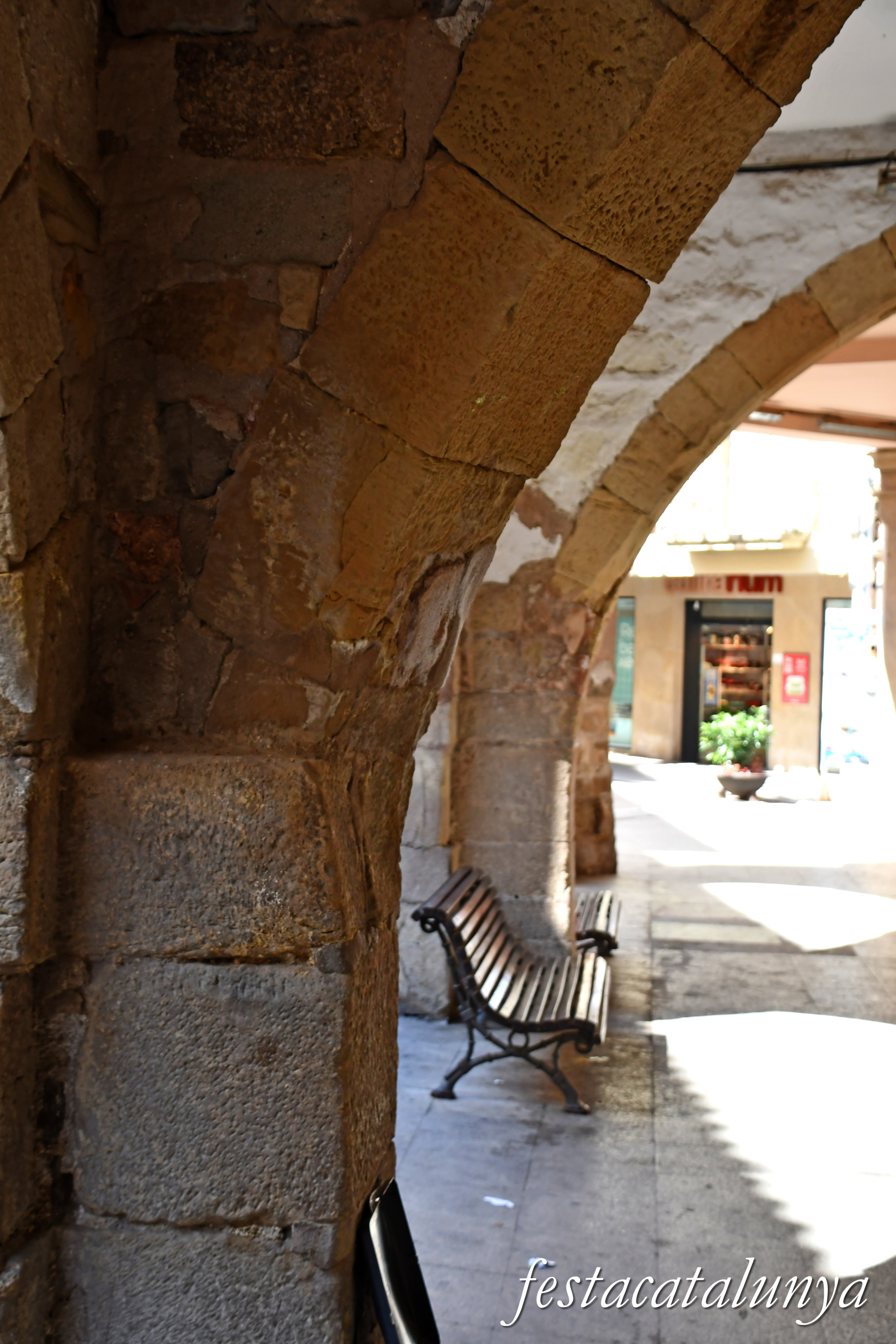 Tàrrega - Porxos del carrer del Carme 