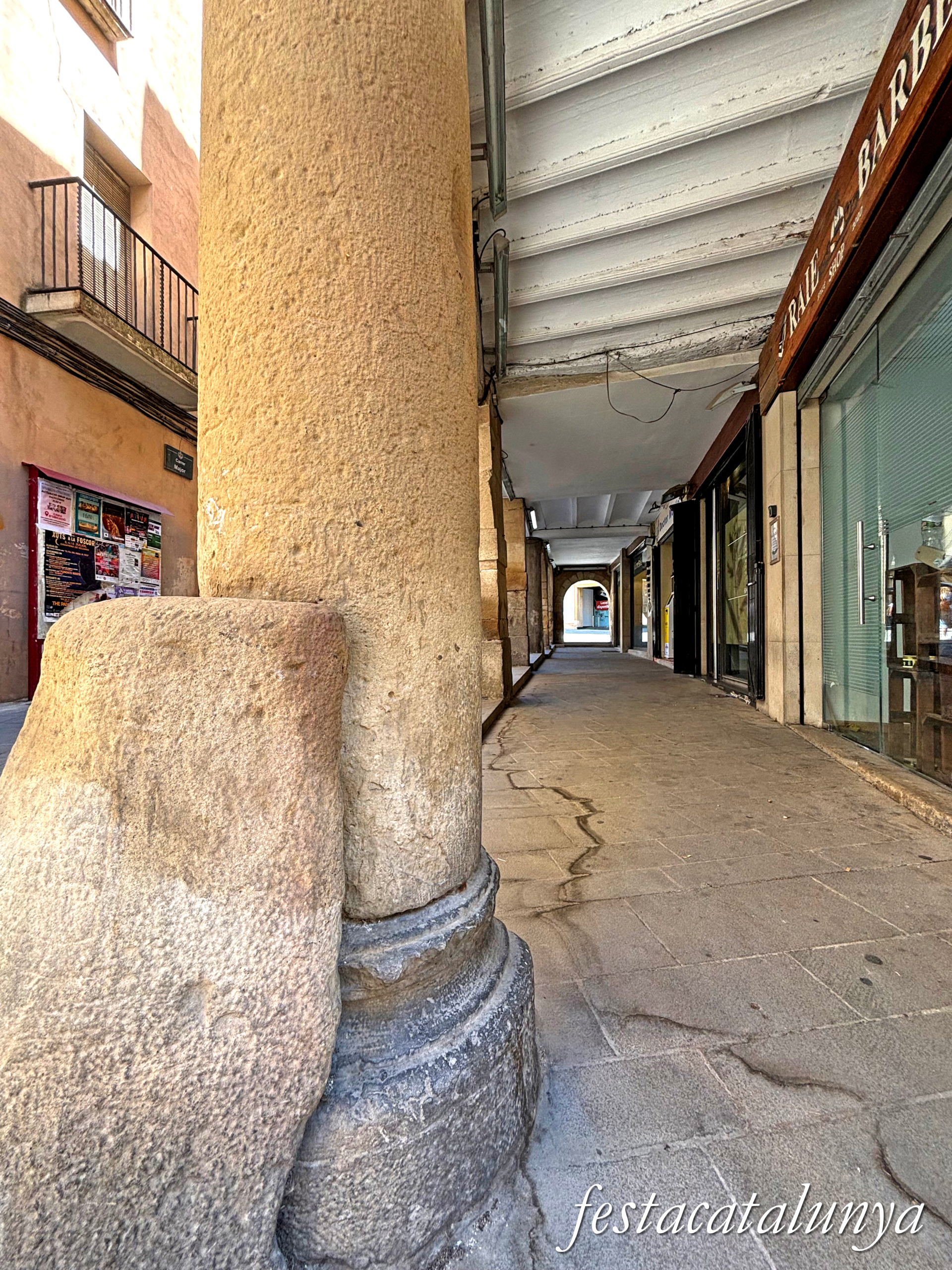 Tàrrega - Carrer Major - Porxos