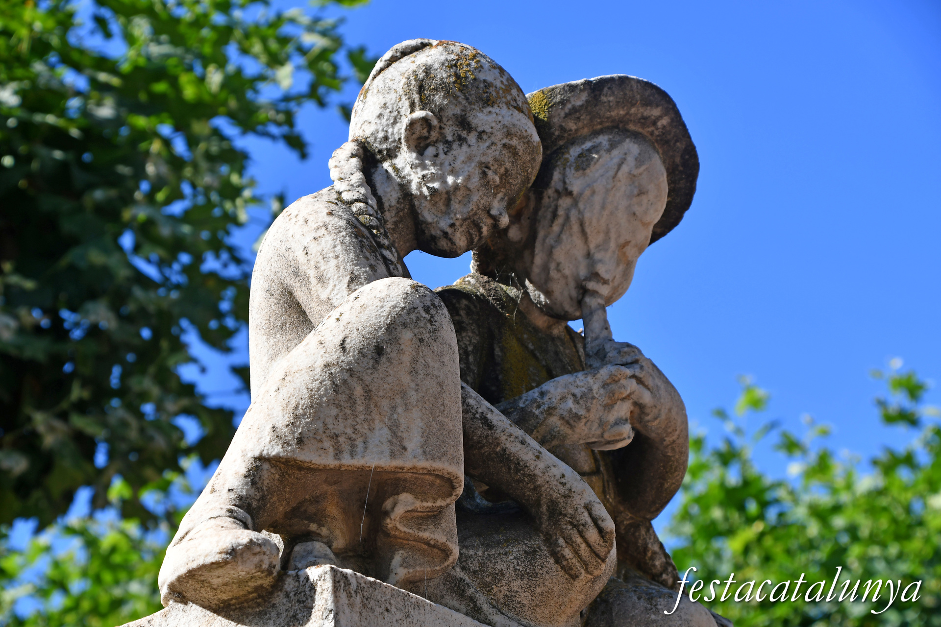 Monument a Ramon Carnicer a Tàrrega
