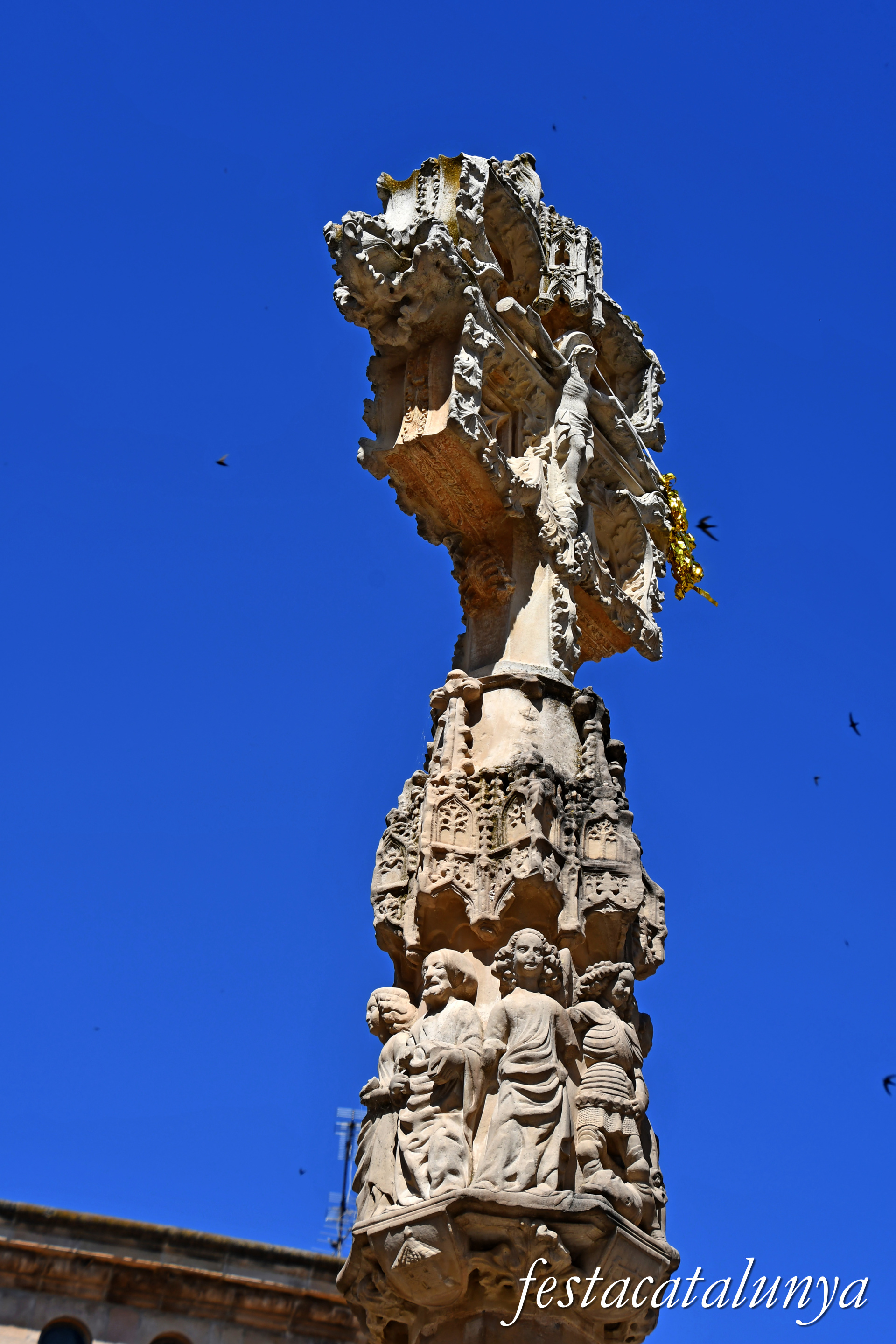 Tàrrega - Plaça Major - Creu de terme del Pati