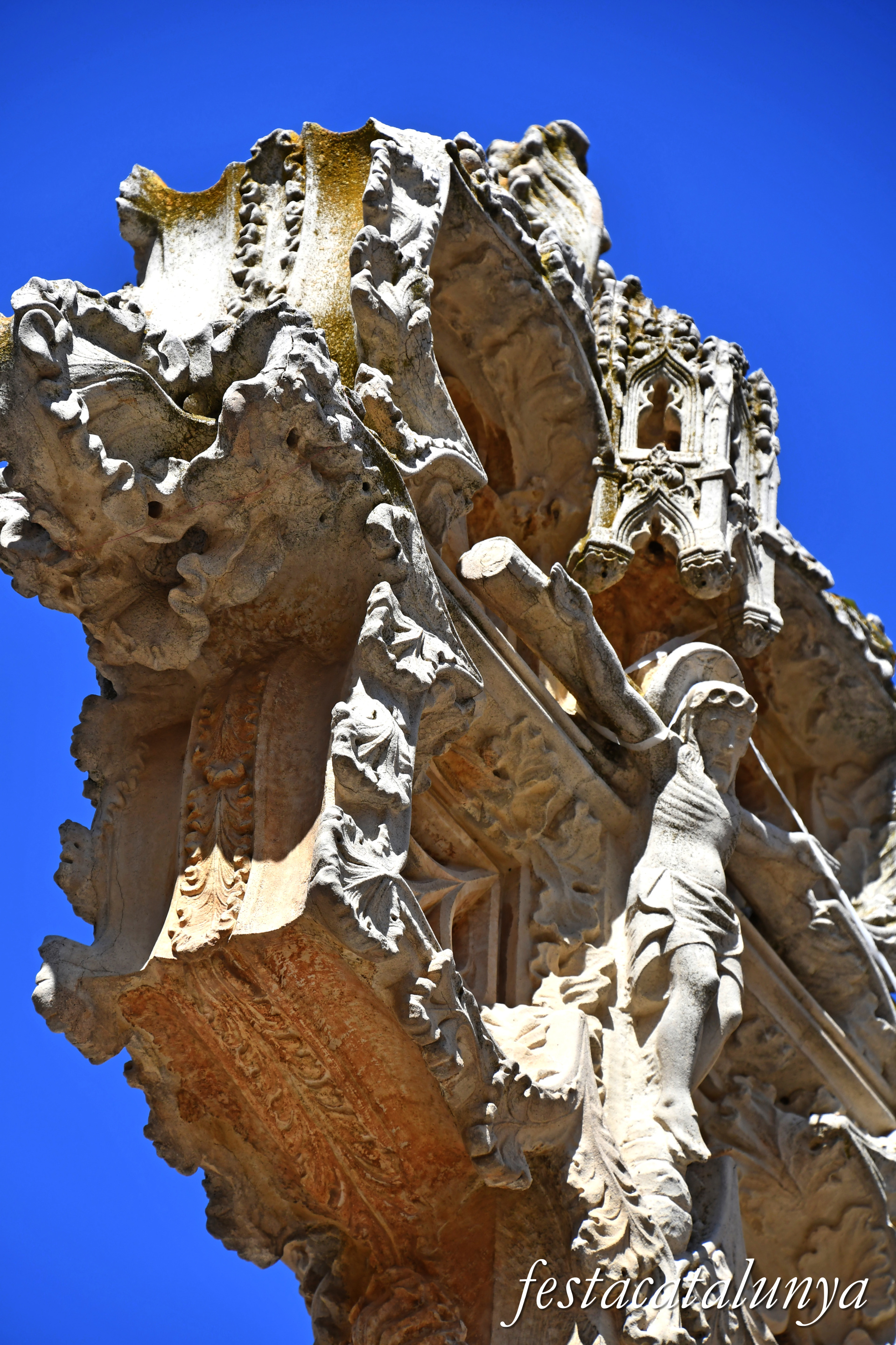 Tàrrega - Plaça Major - Creu de terme del Pati