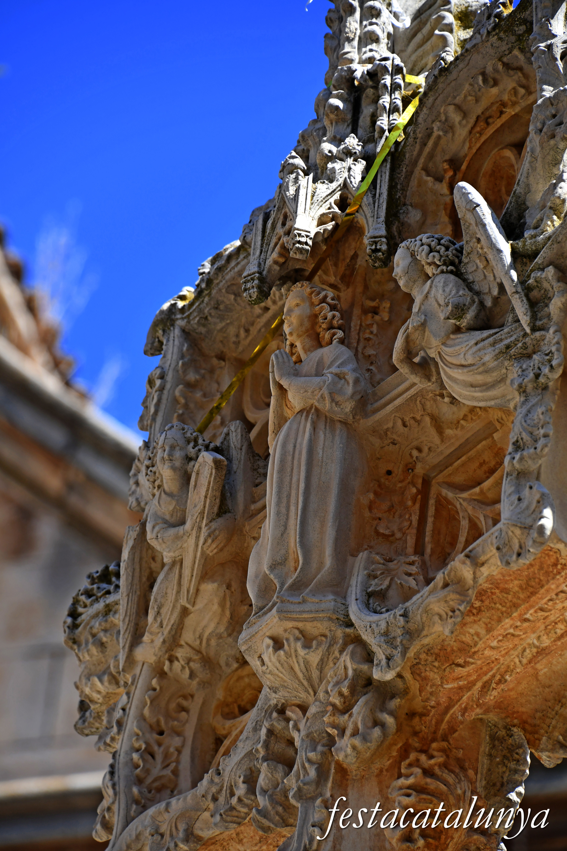 Tàrrega - Plaça Major - Creu de terme del Pati 