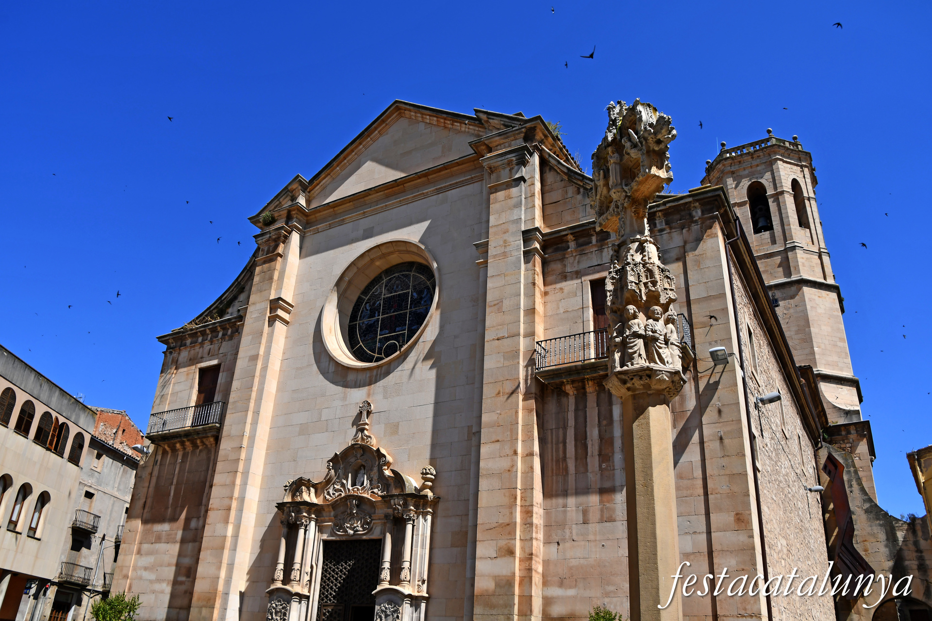 Tàrrega - Plaça Major - Creu de terme del Pati 