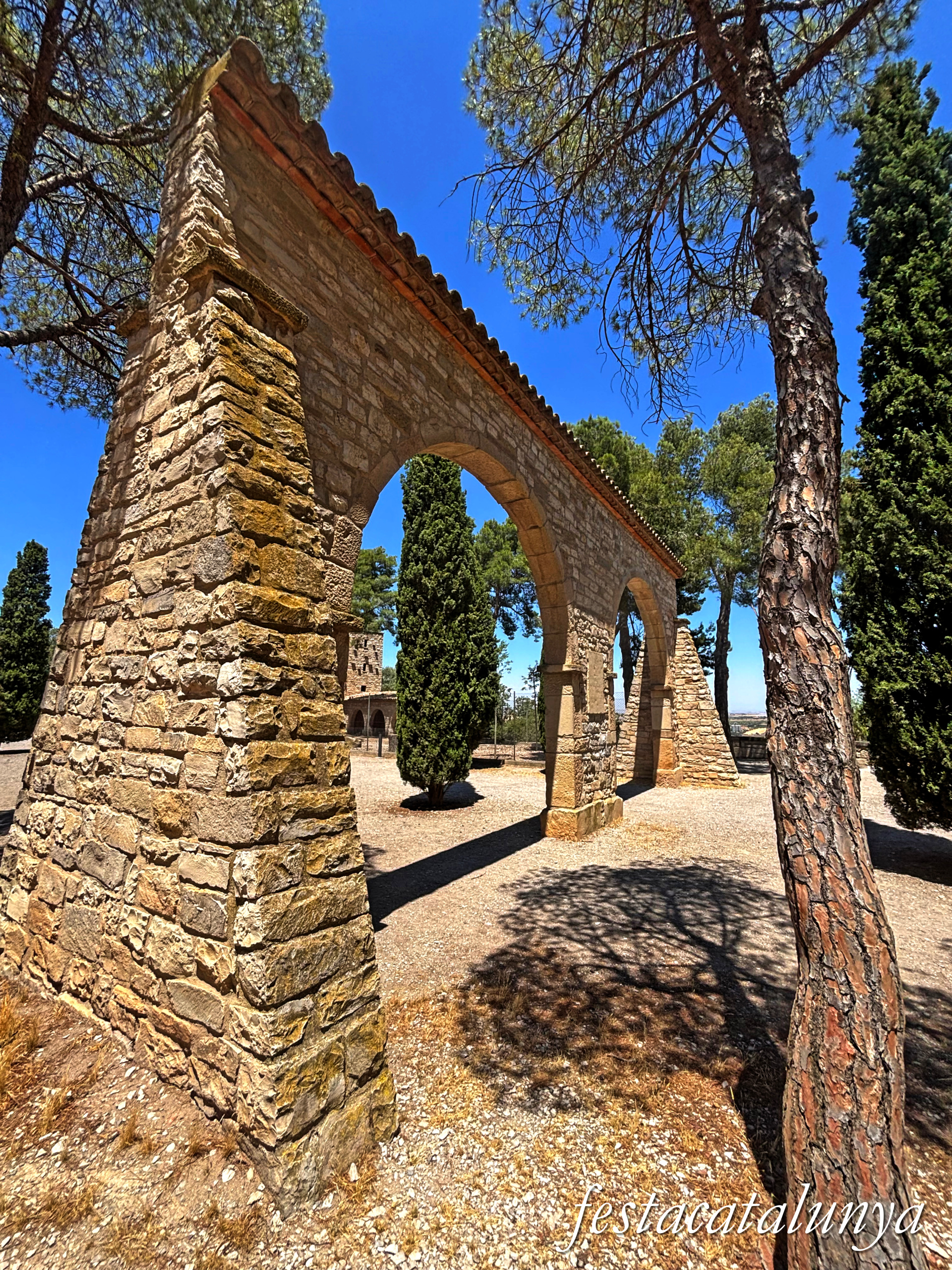 Tàrrega - Parc de Sant Eloi - Arcades dels targarins fora vila 