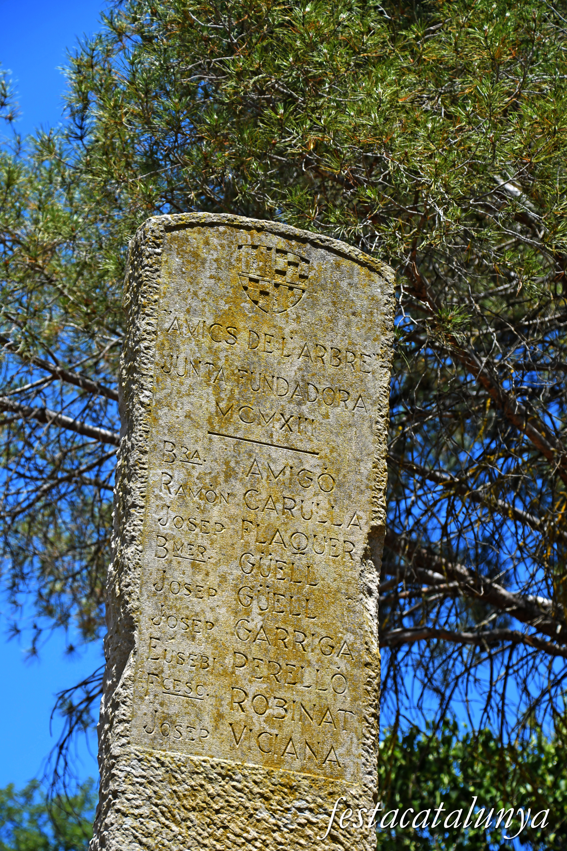 Tàrrega - Parc de Sant Eloi - Monòlit als Fundadors 