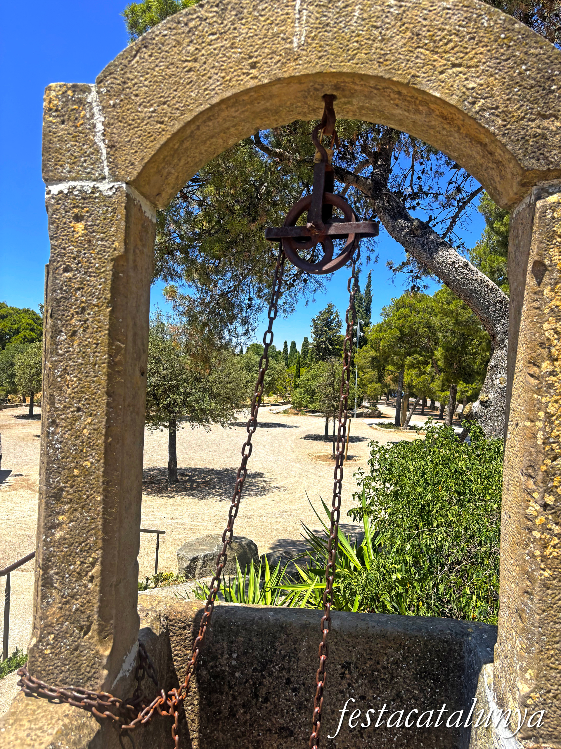 Tàrrega - Parc de Sant Eloi - Pou de cal Palou a Conill 