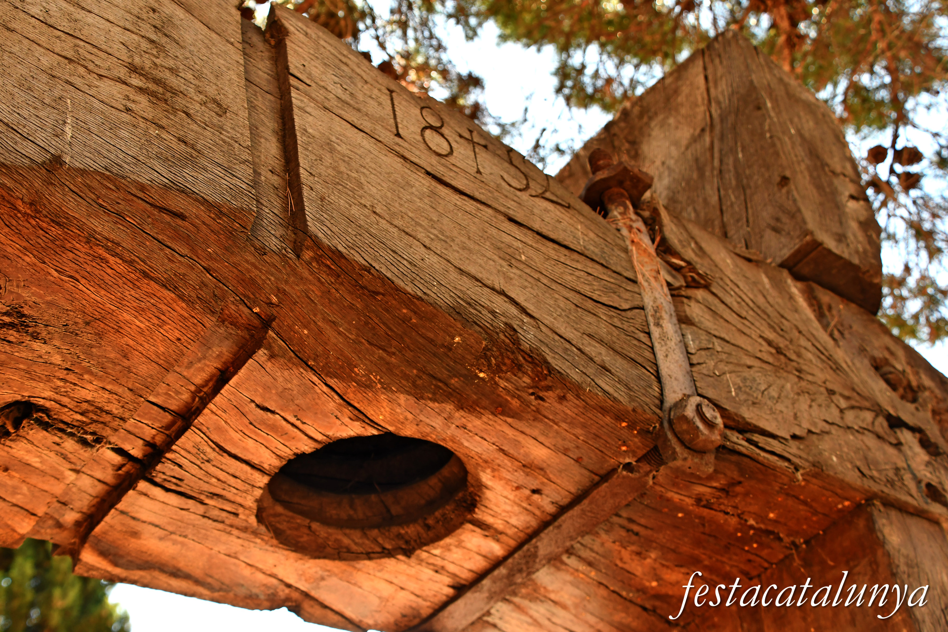 Tàrrega - Parc de Sant Eloi - Premsa de gàbia de raïm 