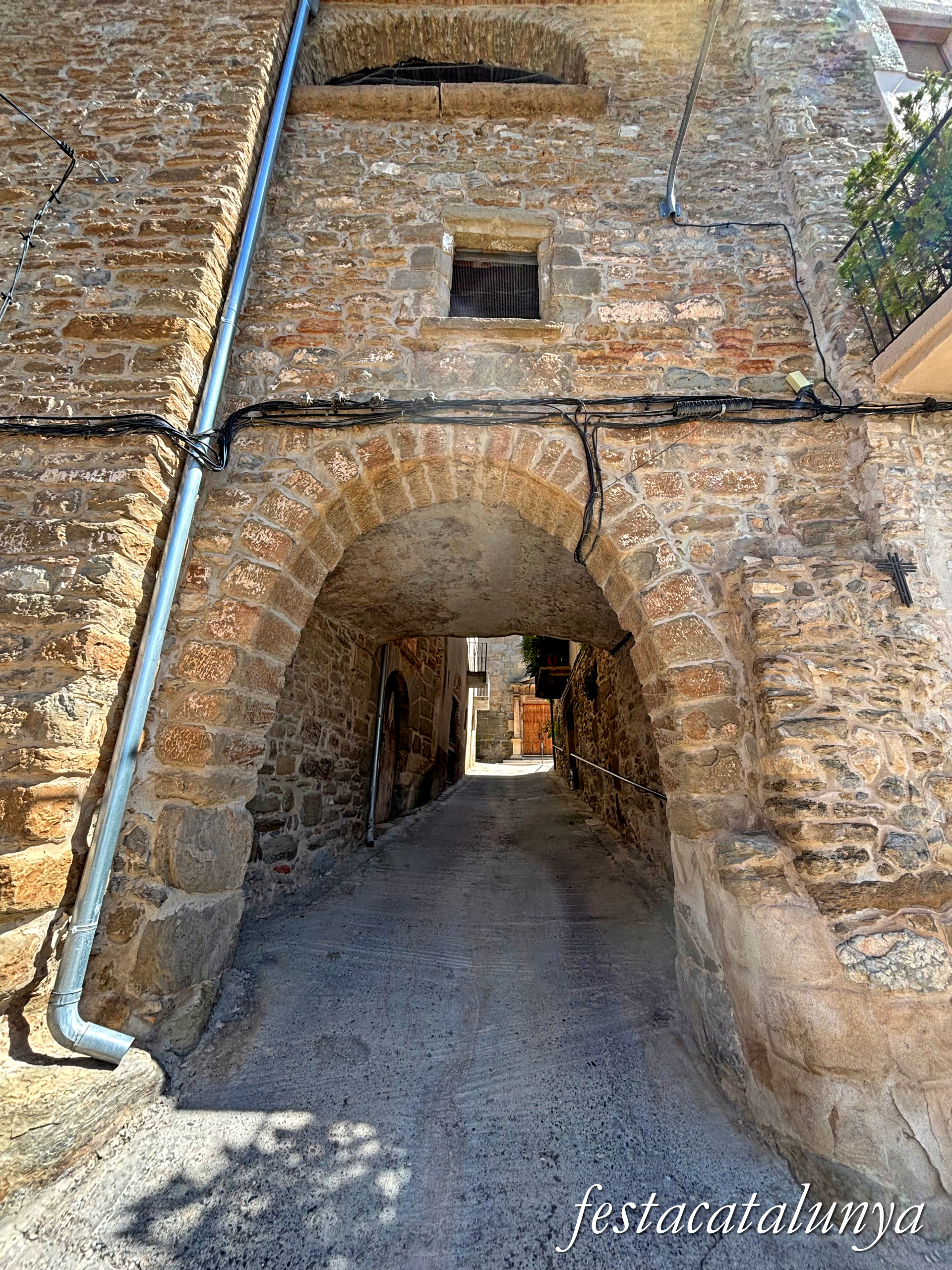 Tàrrega - Nucli històric de Claravalls - Portal de la Muralla 