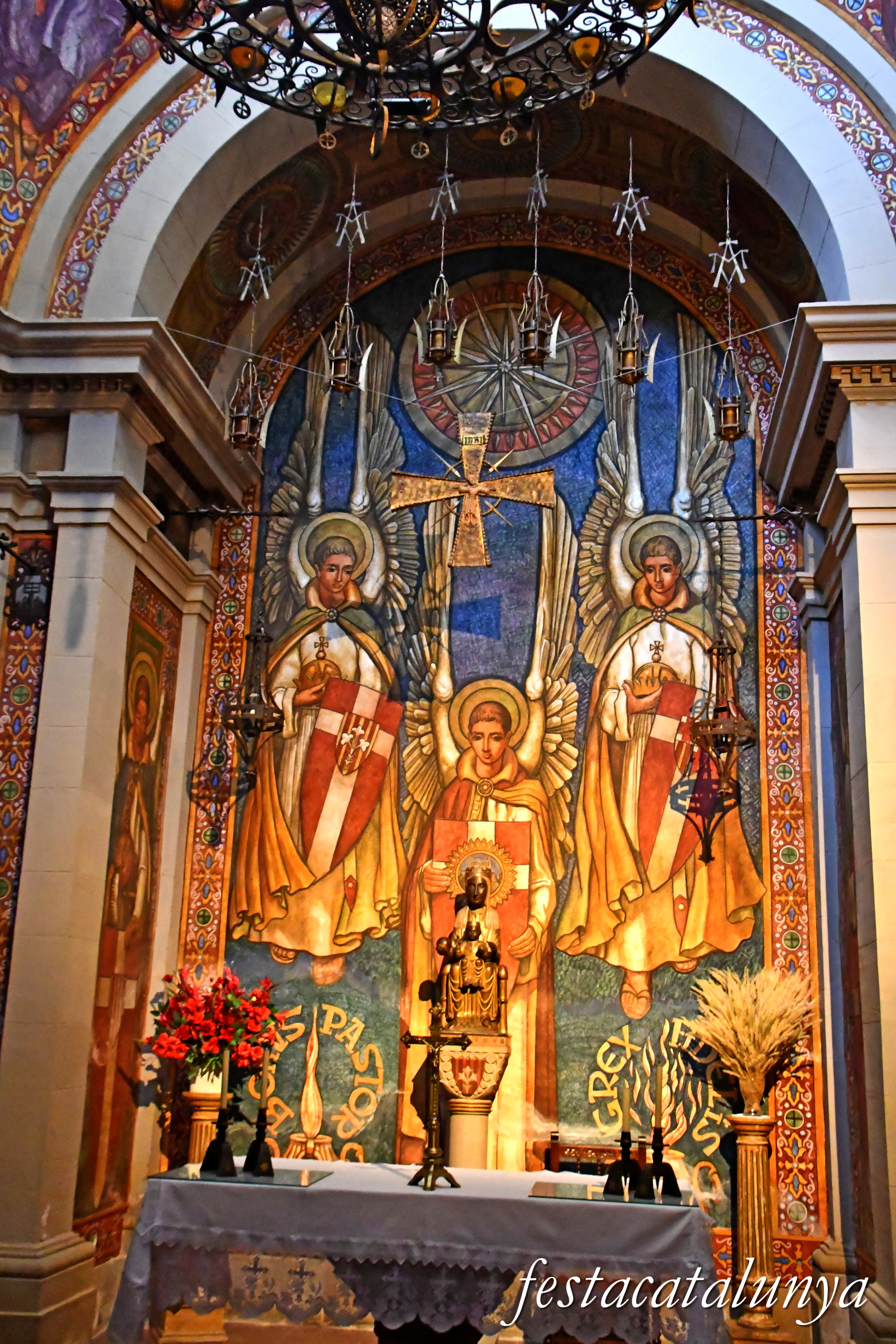 Tàrrega - Església parroquial de Santa Maria de l'Alba - Capella de la Mare de Déu de Montserrat 