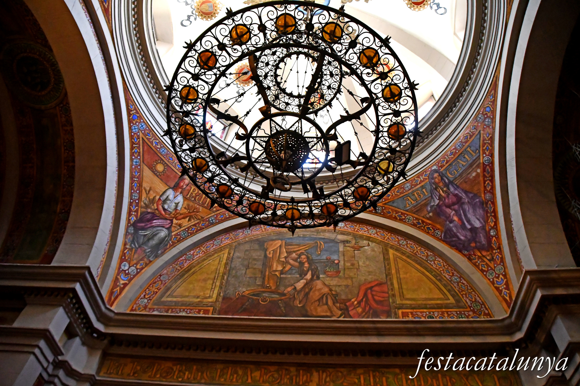 Tàrrega - Església parroquial de Santa Maria de l'Alba - Capella de la Mare de Déu de Montserrat 