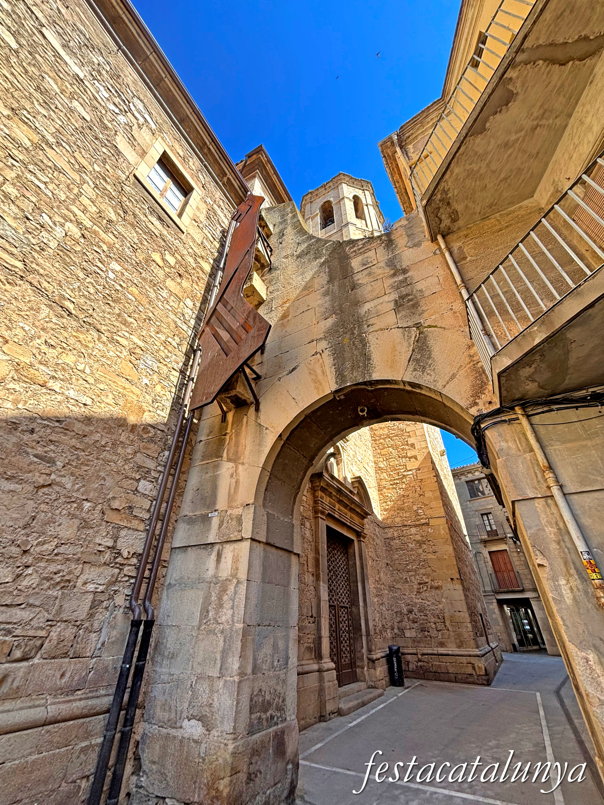 Tàrrega - Església parroquial de Santa Maria de l'Alba a l'exterior 