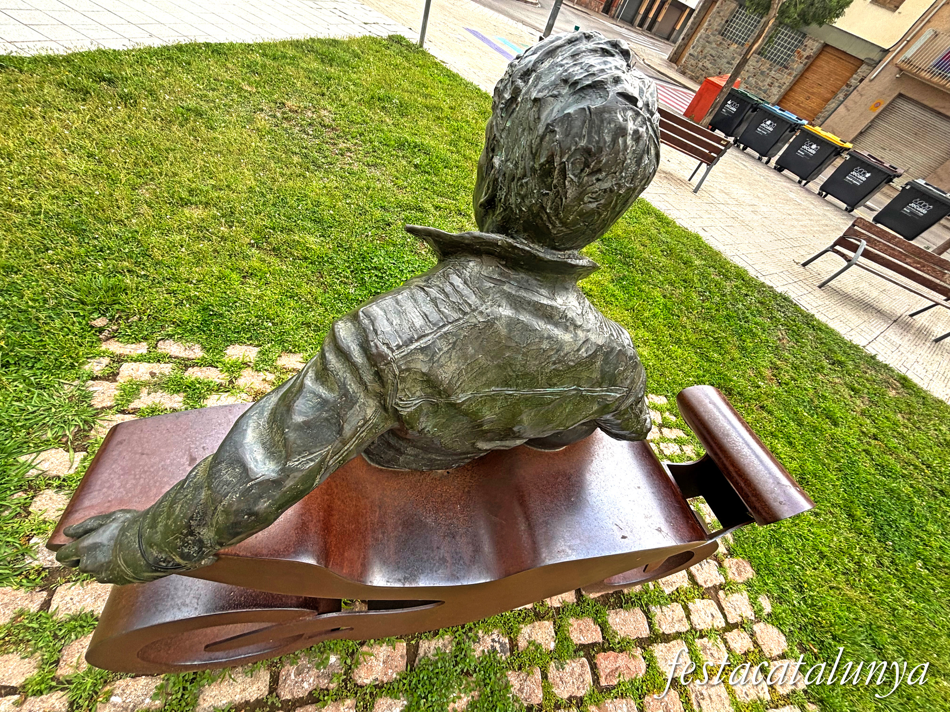 Sant Fruitós de Bages - Escultures urbanes - Homenatge al motociclista Carles Checa